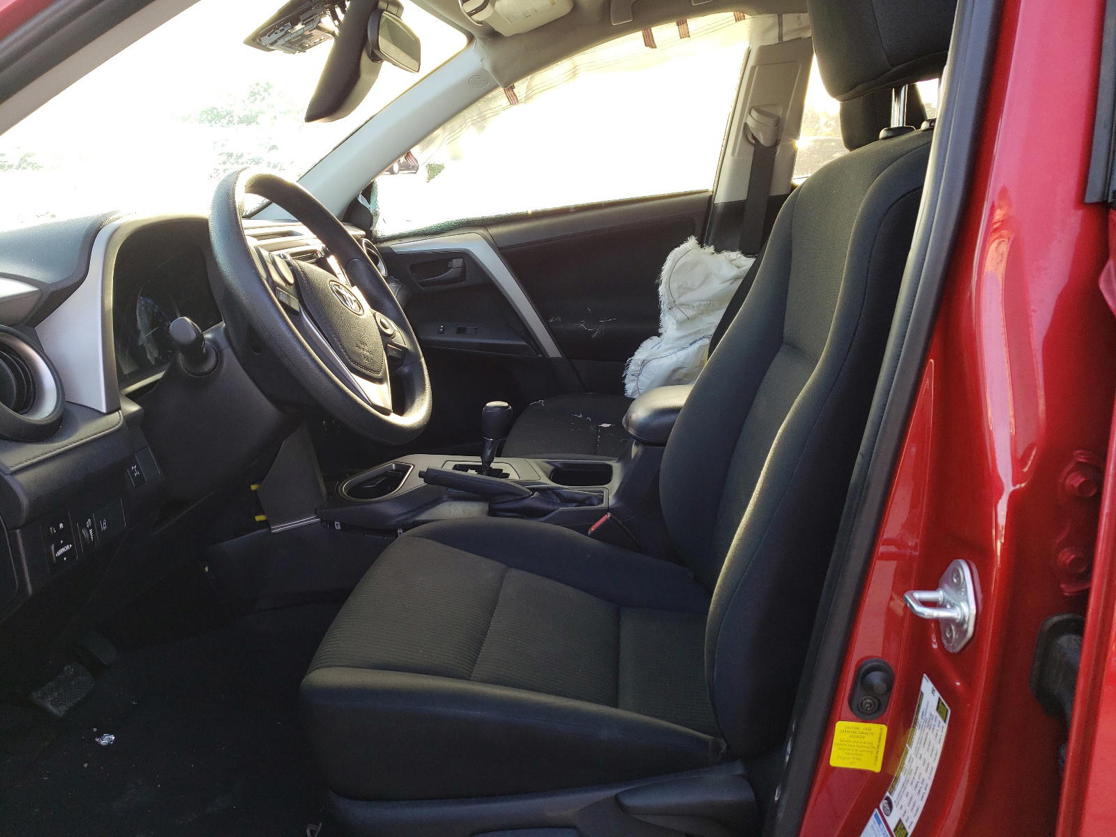 Photo 5 from auction – 2017 TOYOTA RAV4 LE with VIN 2T3BFREV0HW605191