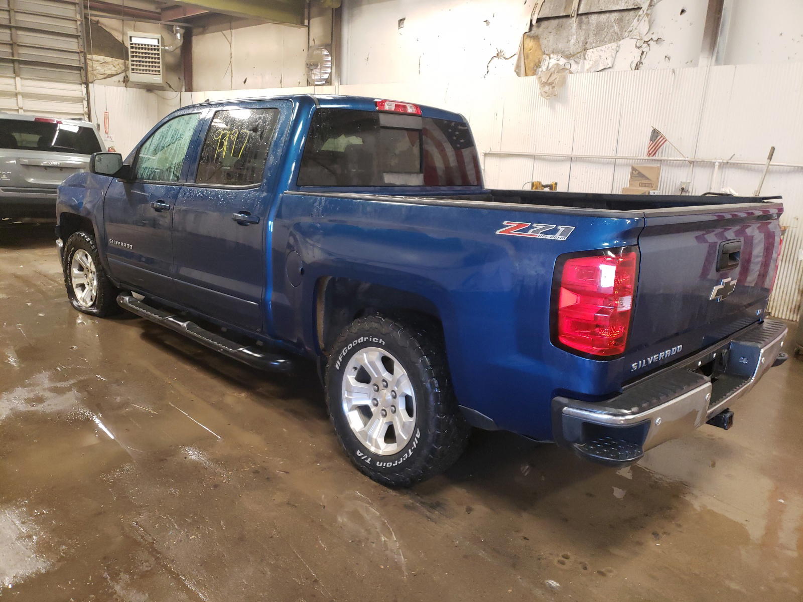 Photo 3 from auction – 2015 CHEVROLET SILVERADO with VIN 3GCUKREC9FG261599