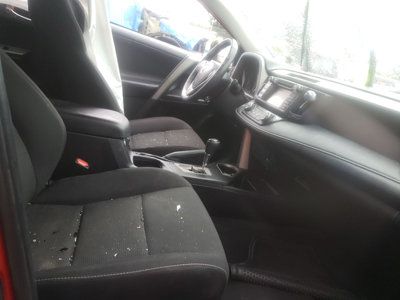 Photo 5 from auction – 2018 TOYOTA RAV4 ADVEN with VIN 2T3WFREV8JW436240