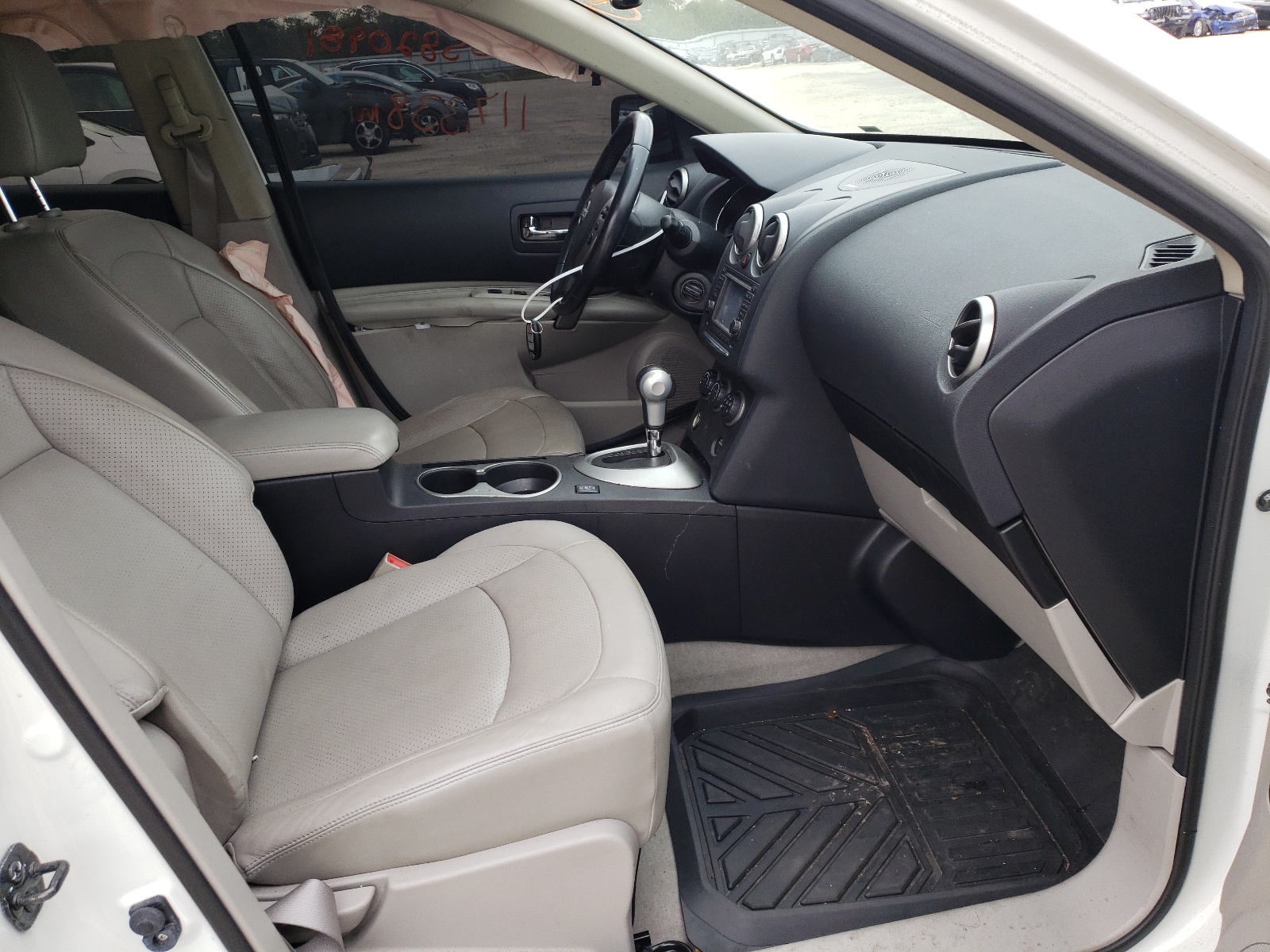 Photo 5 from auction – 2011 NISSAN ROGUE S with VIN JN8AS5MT2BW187830
