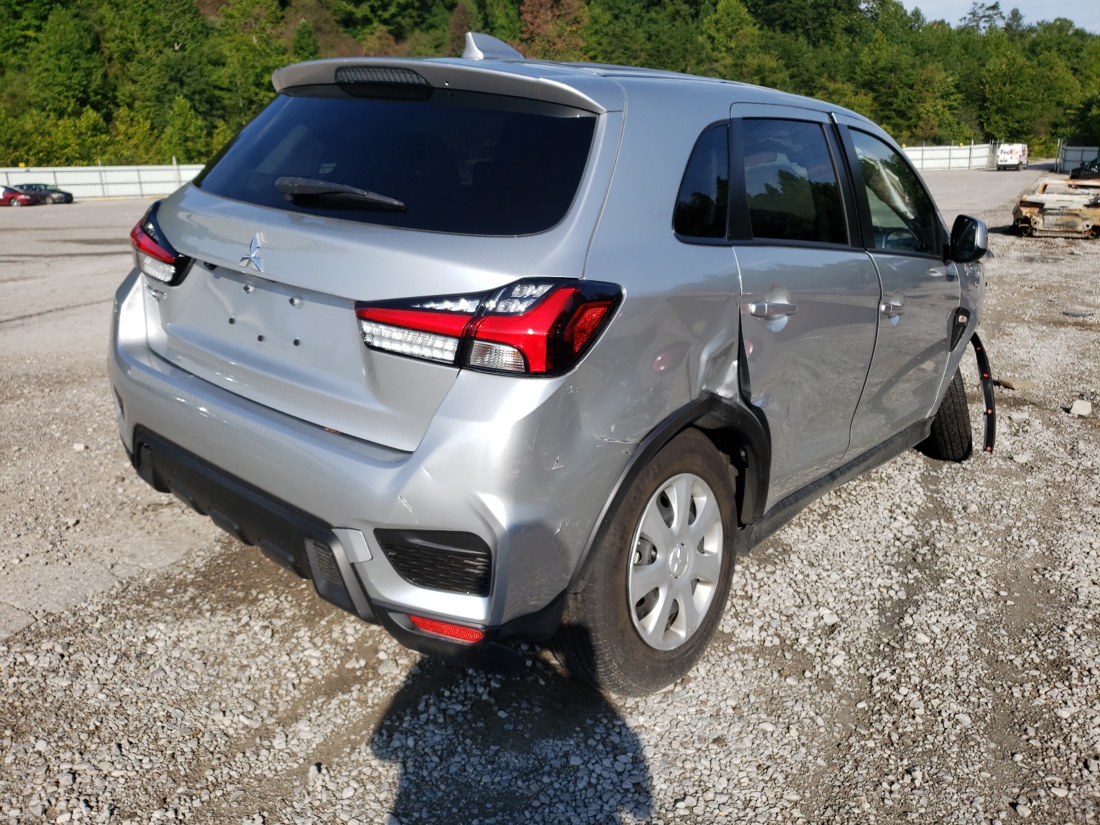 Photo 4 from auction – 2021 MITSUBISHI OUTLANDER with VIN JA4APUAU9MU020488
