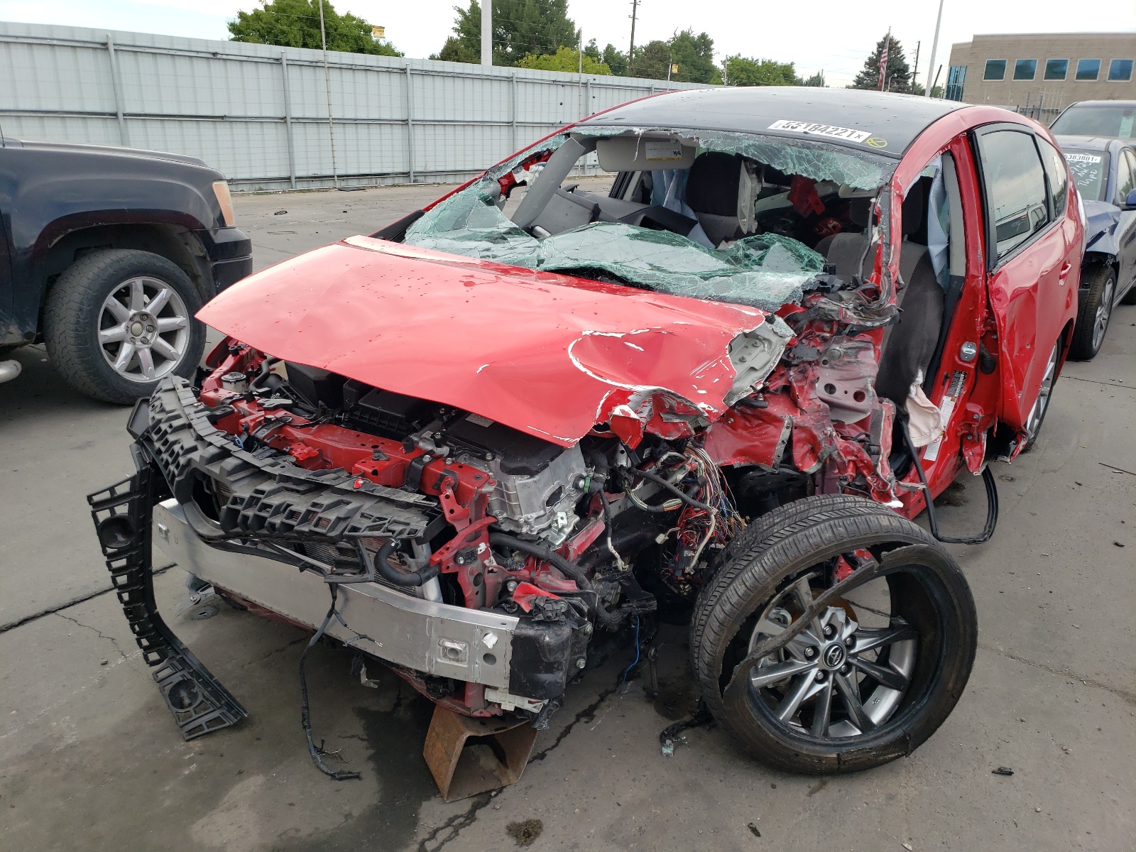 Photo 2 from auction – 2017 TOYOTA PRIUS V with VIN JTDZN3EU0HJ059917
