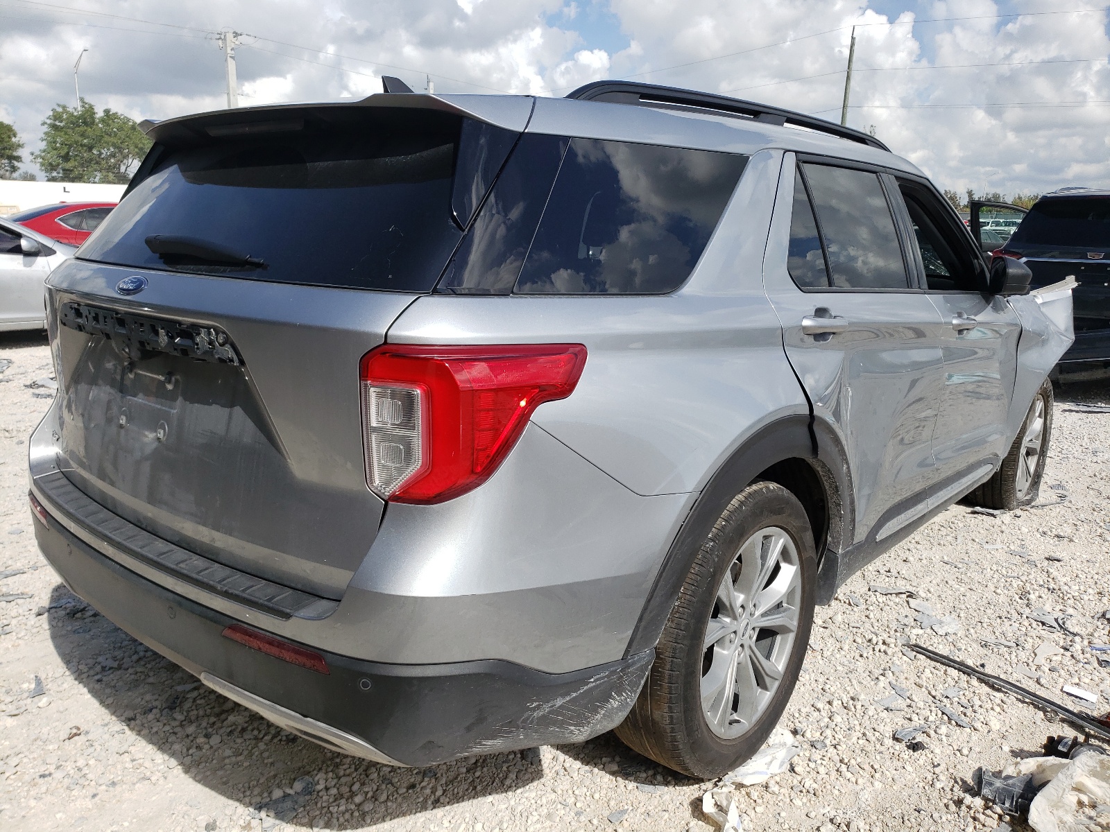 Photo 4 from auction – 2021 FORD EXPLORER X with VIN 1FMSK7DH3MGA56812