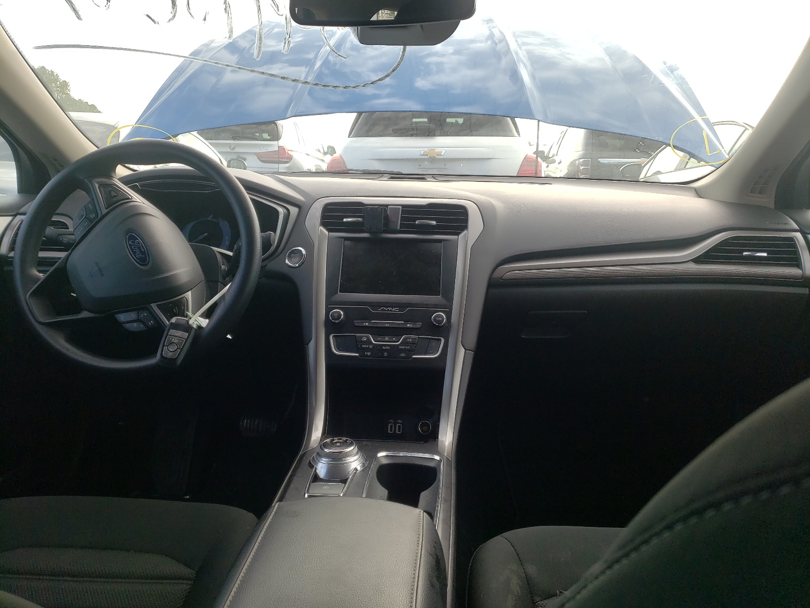 Photo 9 from auction – 2019 FORD FUSION SE with VIN 3FA6P0HD4KR229951