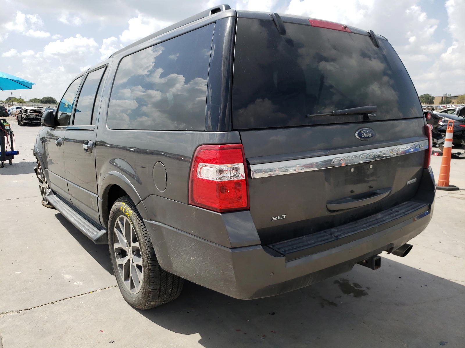 Photo 3 from auction – 2017 FORD EXPEDITION with VIN 1FMJK1HT0HEA38891