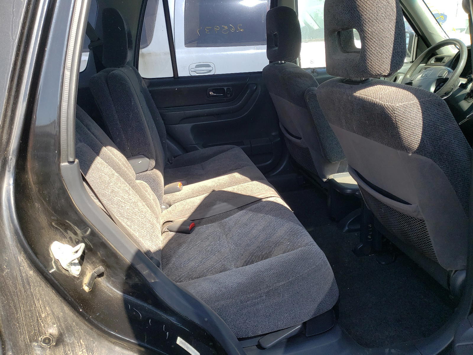 Photo 6 from auction – 2000 HONDA CR-V EX with VIN JHLRD1864YC045403
