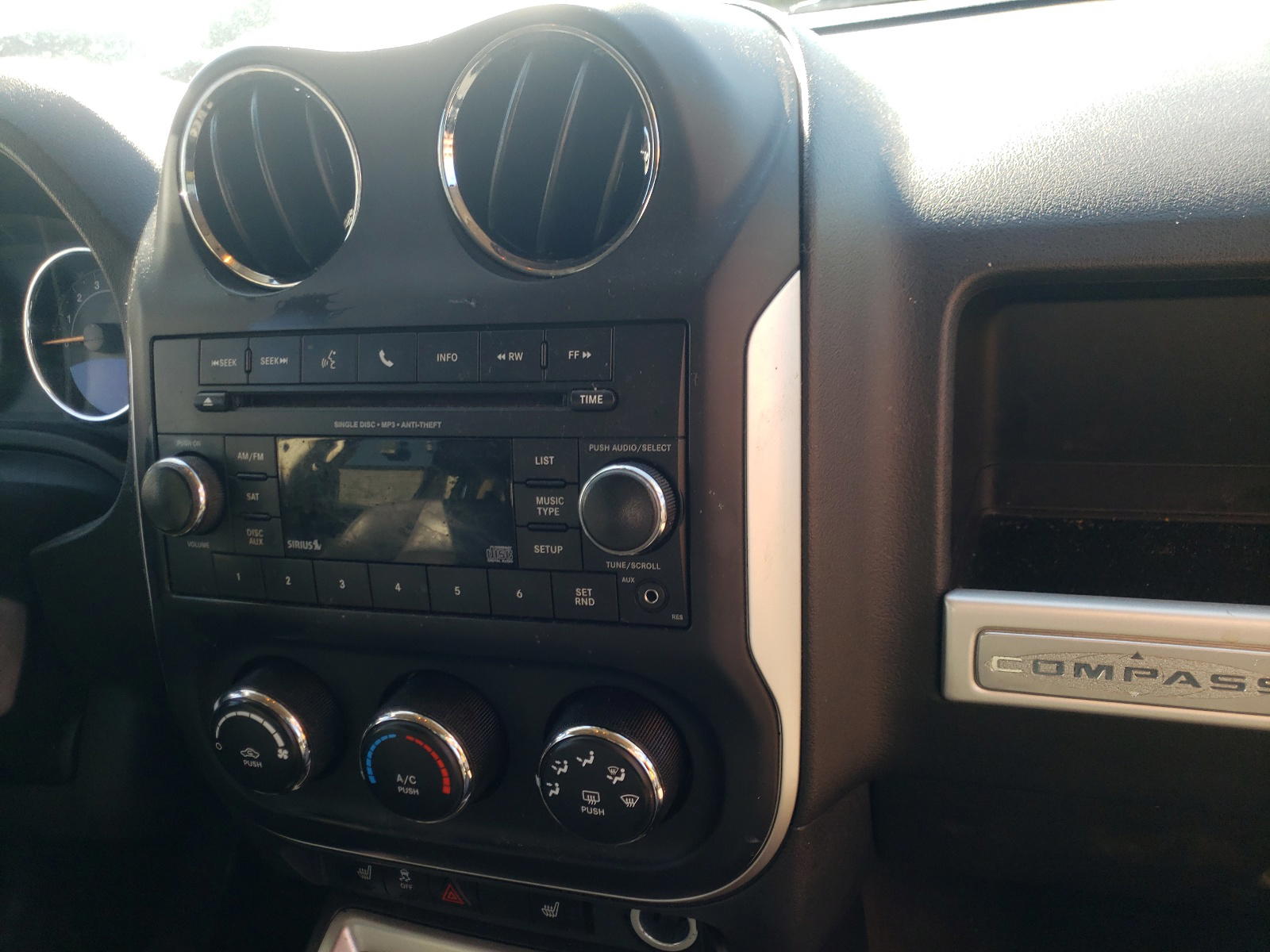 Photo 9 from auction – 2014 JEEP COMPASS LA with VIN 1C4NJCEB7ED547300