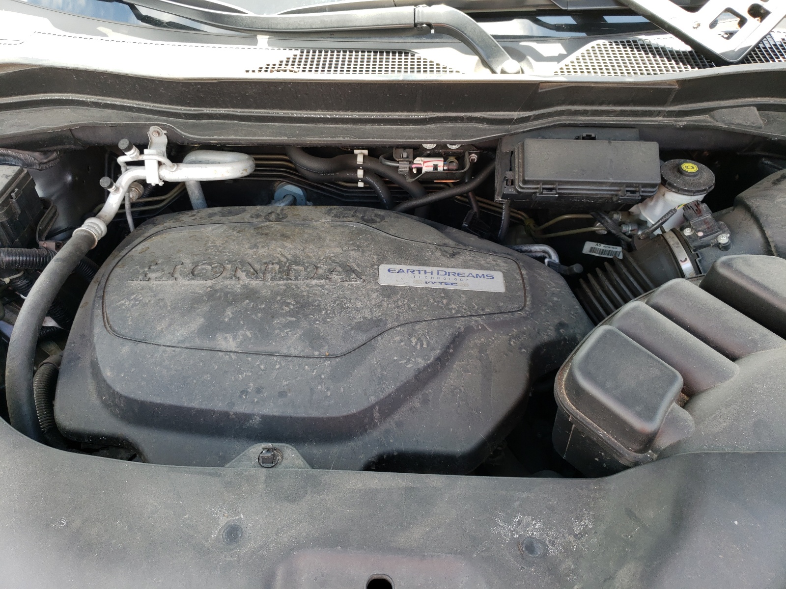 Photo 7 from auction – 2019 HONDA PILOT LX with VIN 5FNYF6H10KB100055