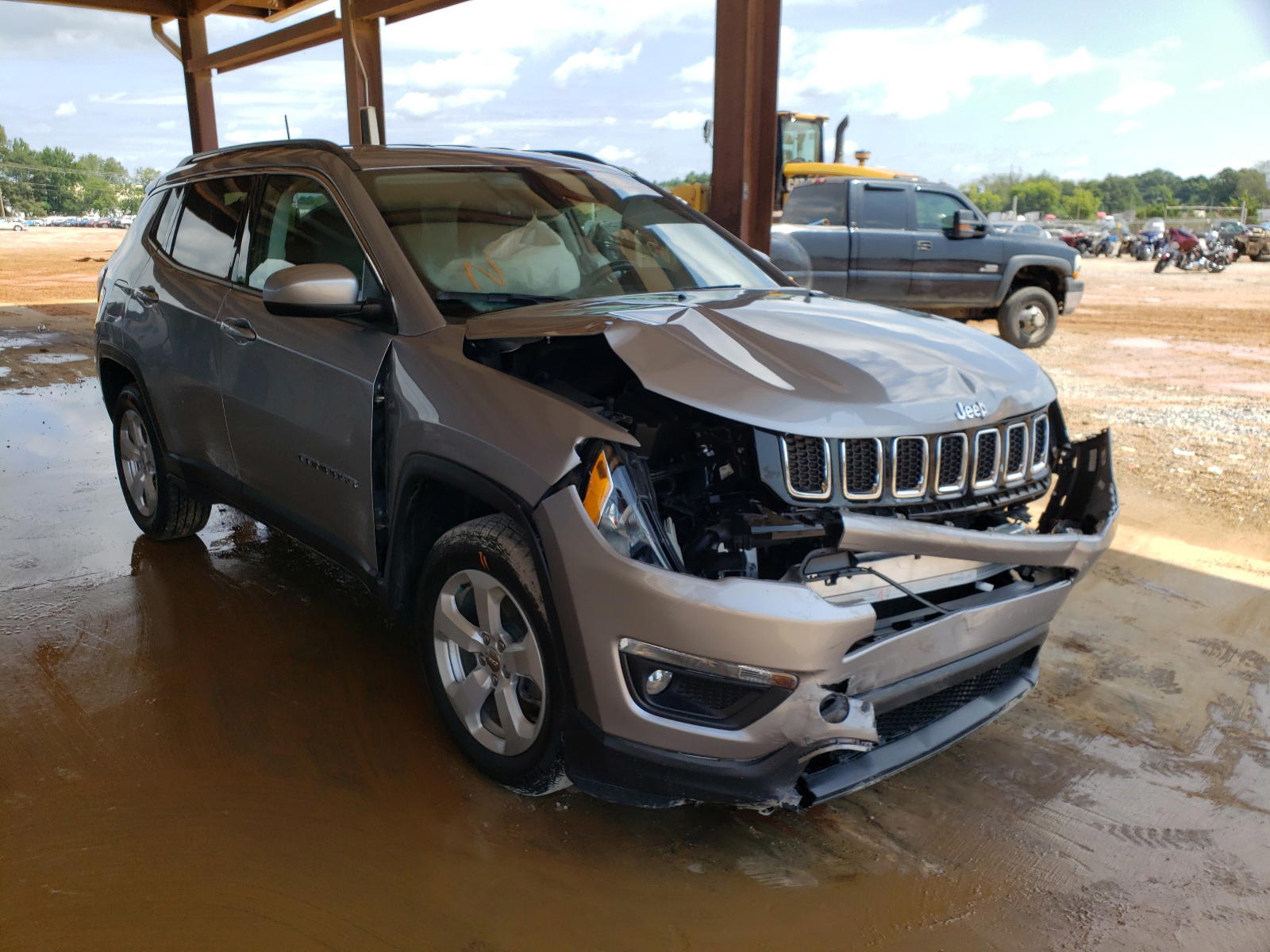 JEEP COMPASS LA 2019 with VIN 3C4NJDBB3KT595733 - Photo from auction