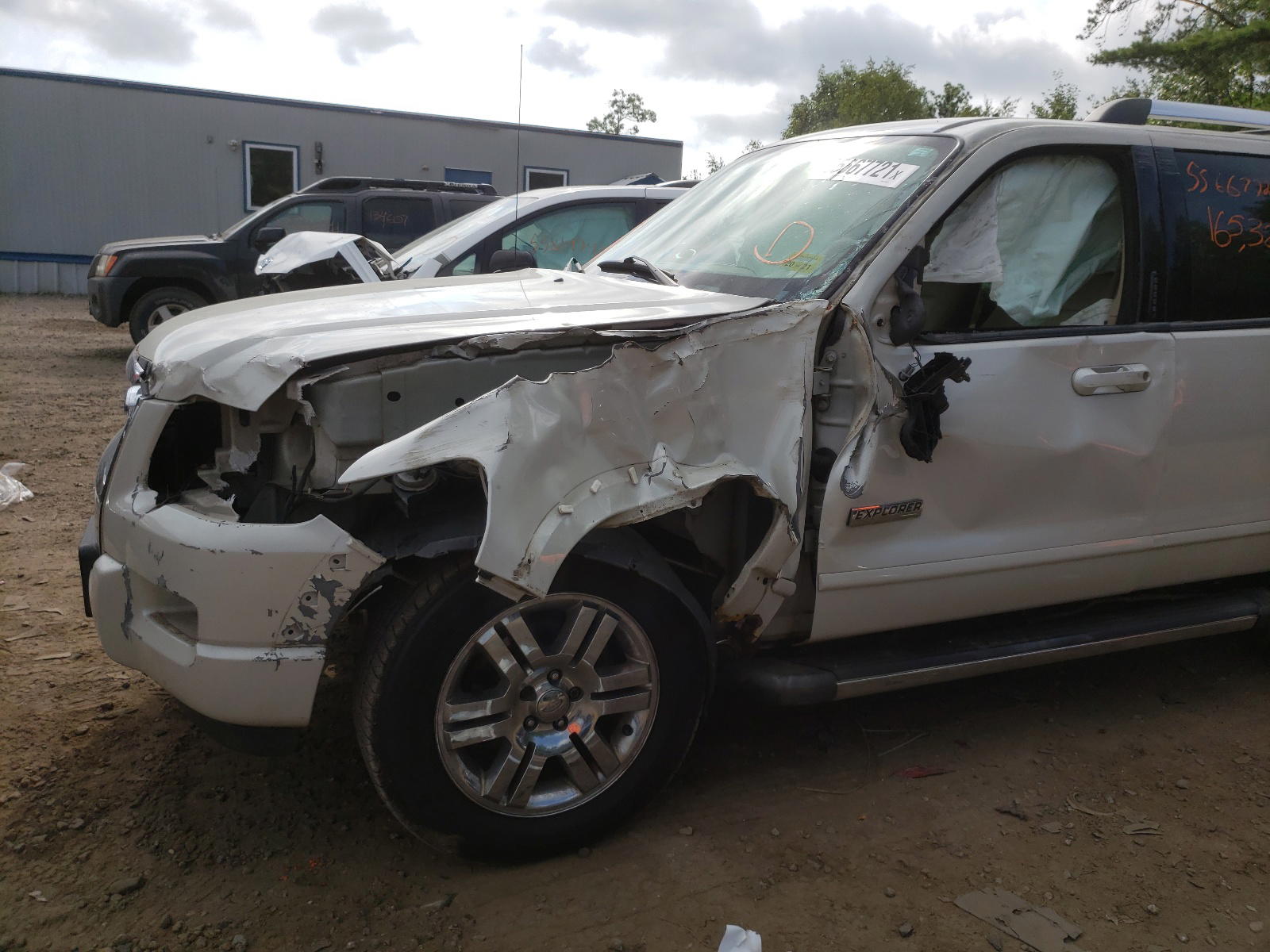 Photo 9 from auction – 2006 FORD EXPLORER L with VIN 1FMEU75E76UB42804