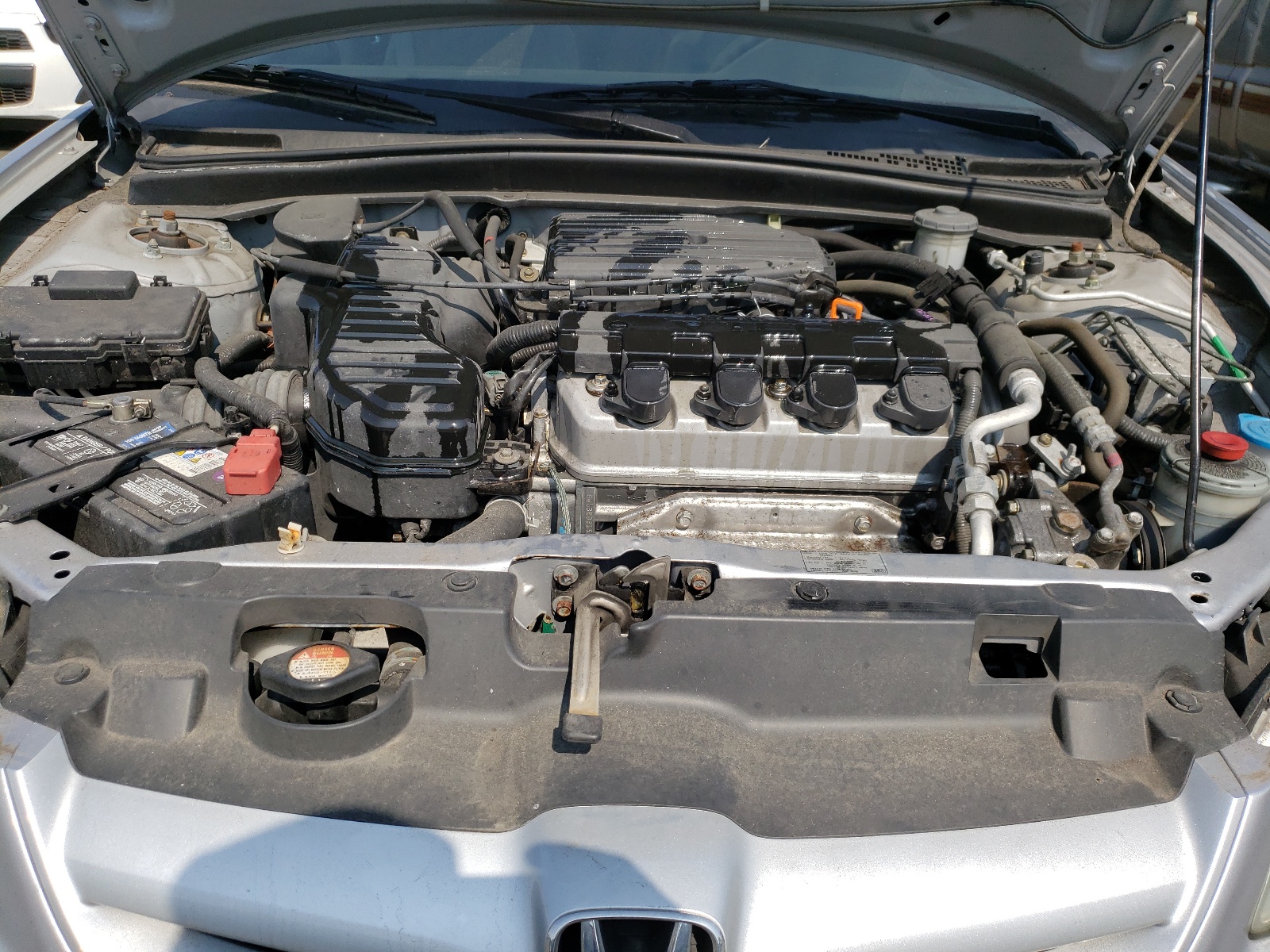 Photo 7 from auction – 2004 HONDA CIVIC EX with VIN 2HGES26774H558382