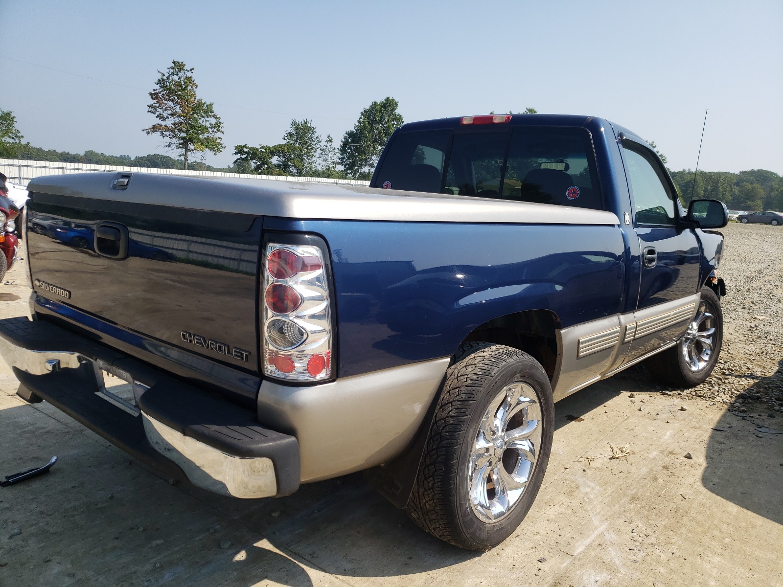 Photo 4 from auction – 1999 CHEVROLET SILVERADO with VIN 1GCEC14T0XZ155547