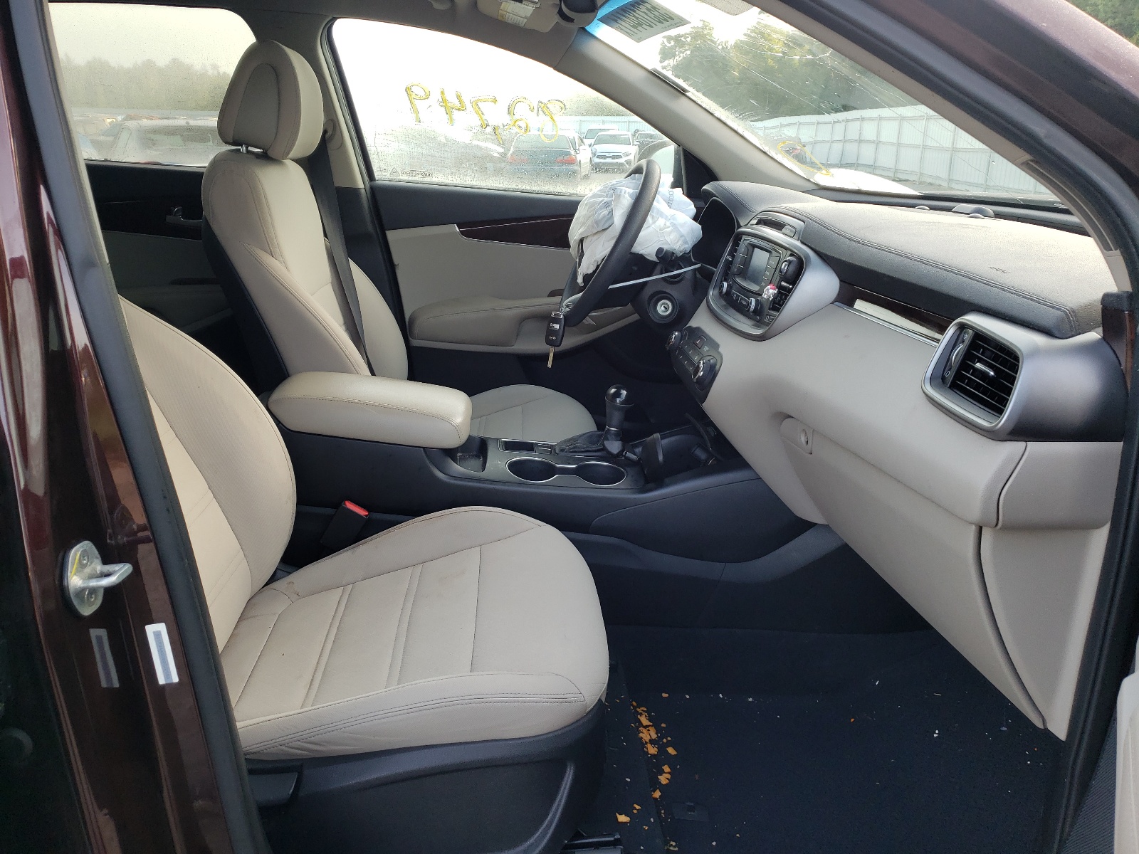 Photo 5 from auction – 2016 KIA SORENTO LX with VIN 5XYPG4A50GG022550