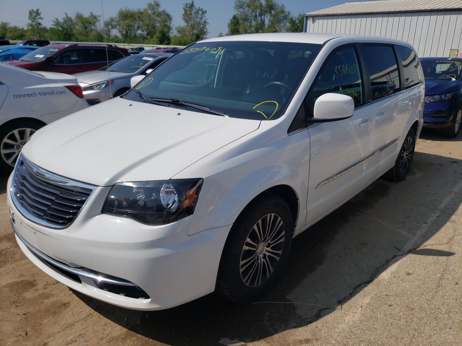 Photo 2 from auction – 2014 CHRYSLER TOWN & COU with VIN 2C4RC1HG8ER238438