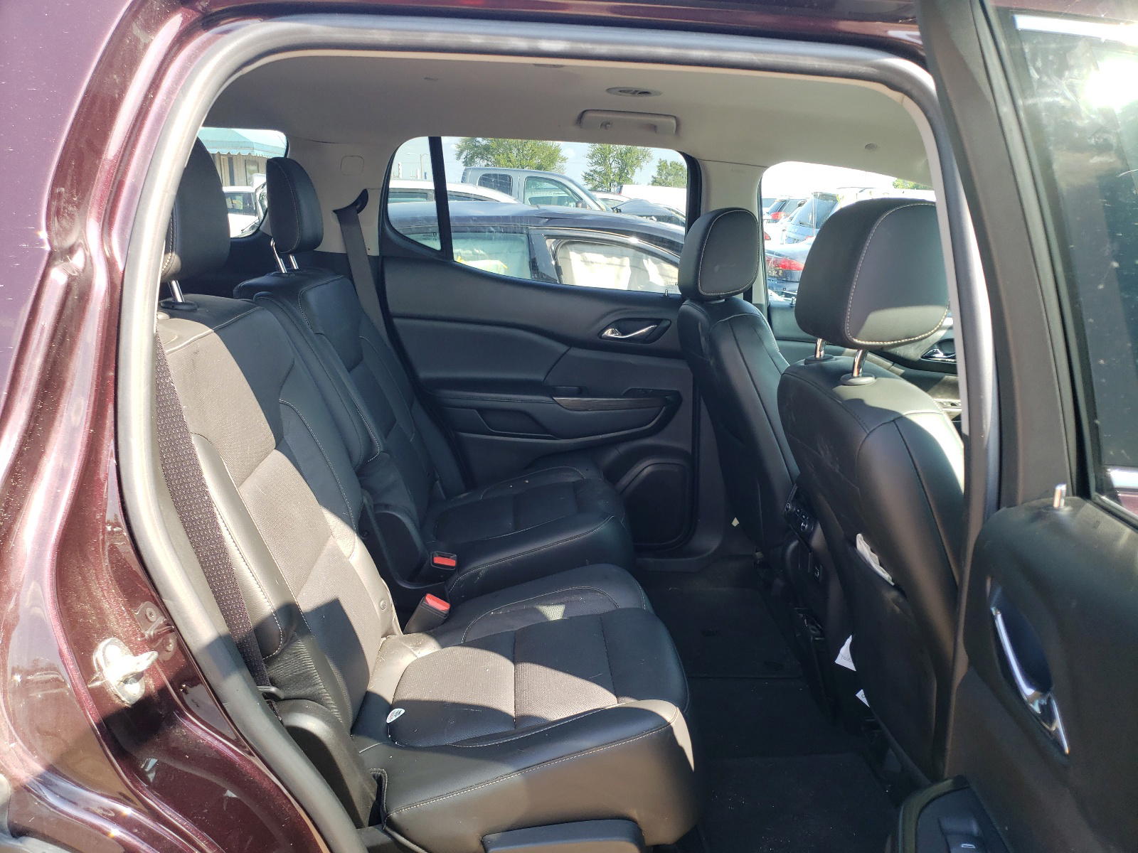 Photo 6 from auction – 2017 GMC ACADIA SLT with VIN 1GKKNULS5HZ224567