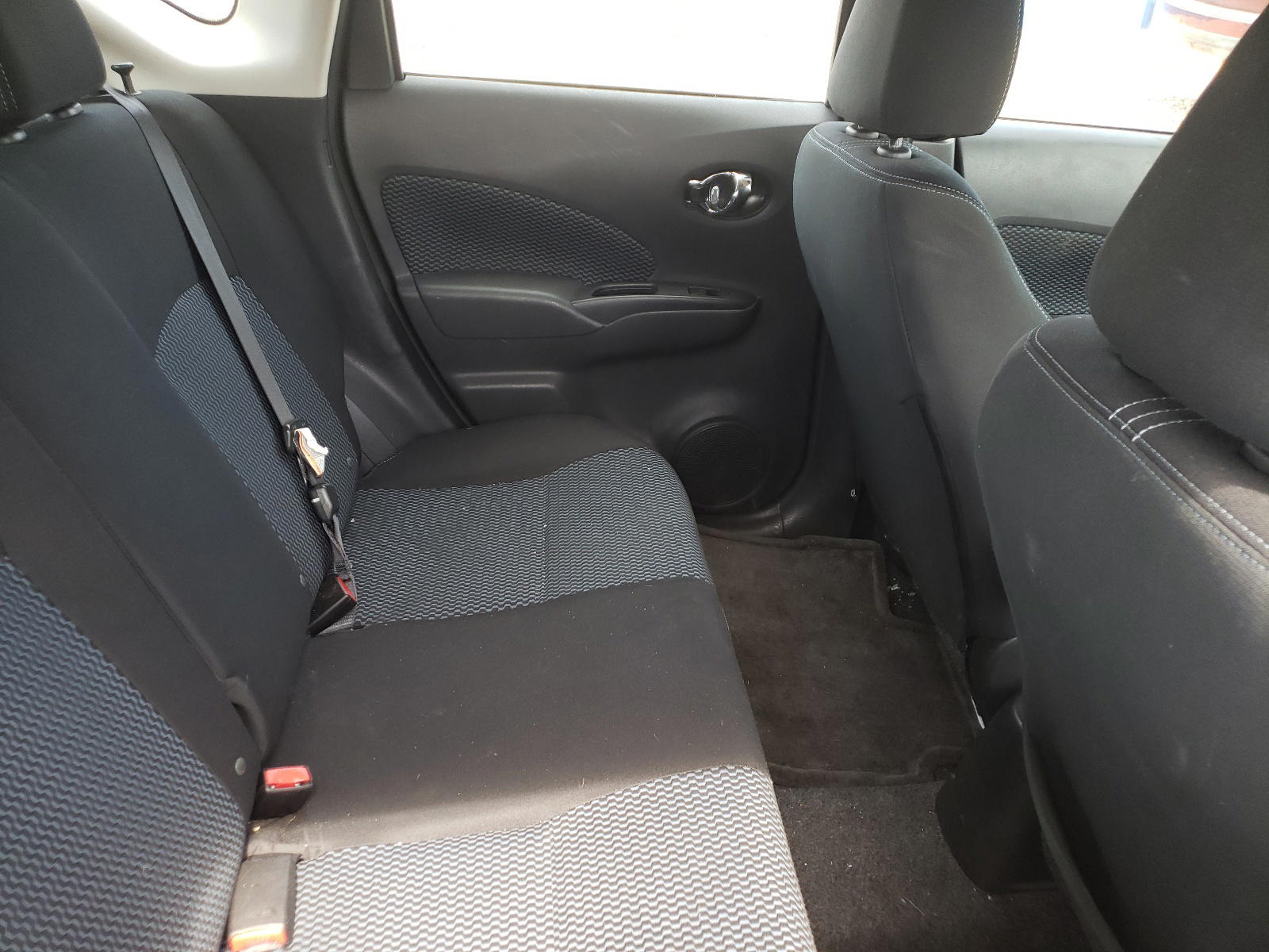 Photo 6 from auction – 2016 NISSAN VERSA NOTE with VIN 3N1CE2CP2GL370983