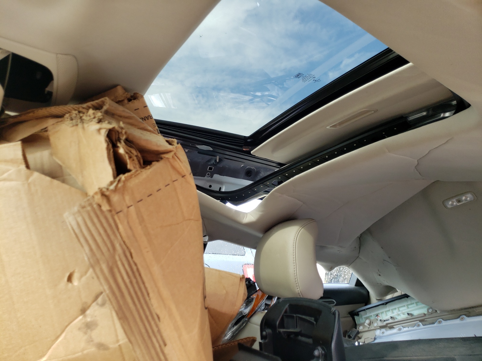 Photo 9 from auction – 2019 FORD FUSION SEL with VIN 3FA6P0MU9KR264166