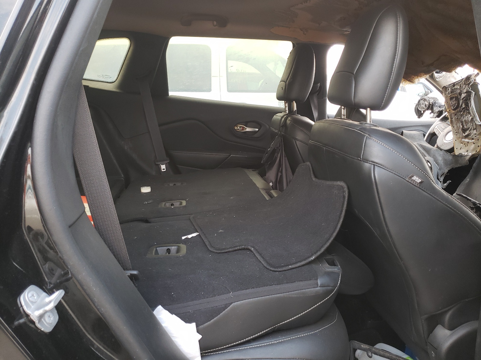 Photo 6 from auction – 2014 JEEP CHEROKEE L with VIN 1C4PJMDS4EW280850