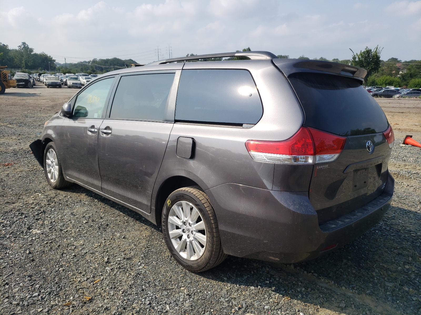 Photo 3 from auction – 2014 TOYOTA SIENNA XLE with VIN 5TDDK3DCXES075276