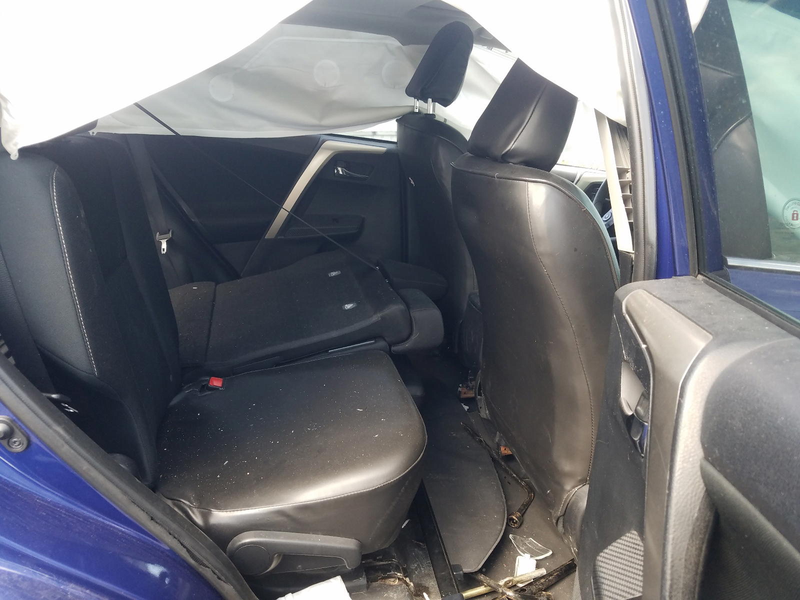 Photo 6 from auction – 2014 TOYOTA RAV4 XLE with VIN 2T3RFREV9EW196358