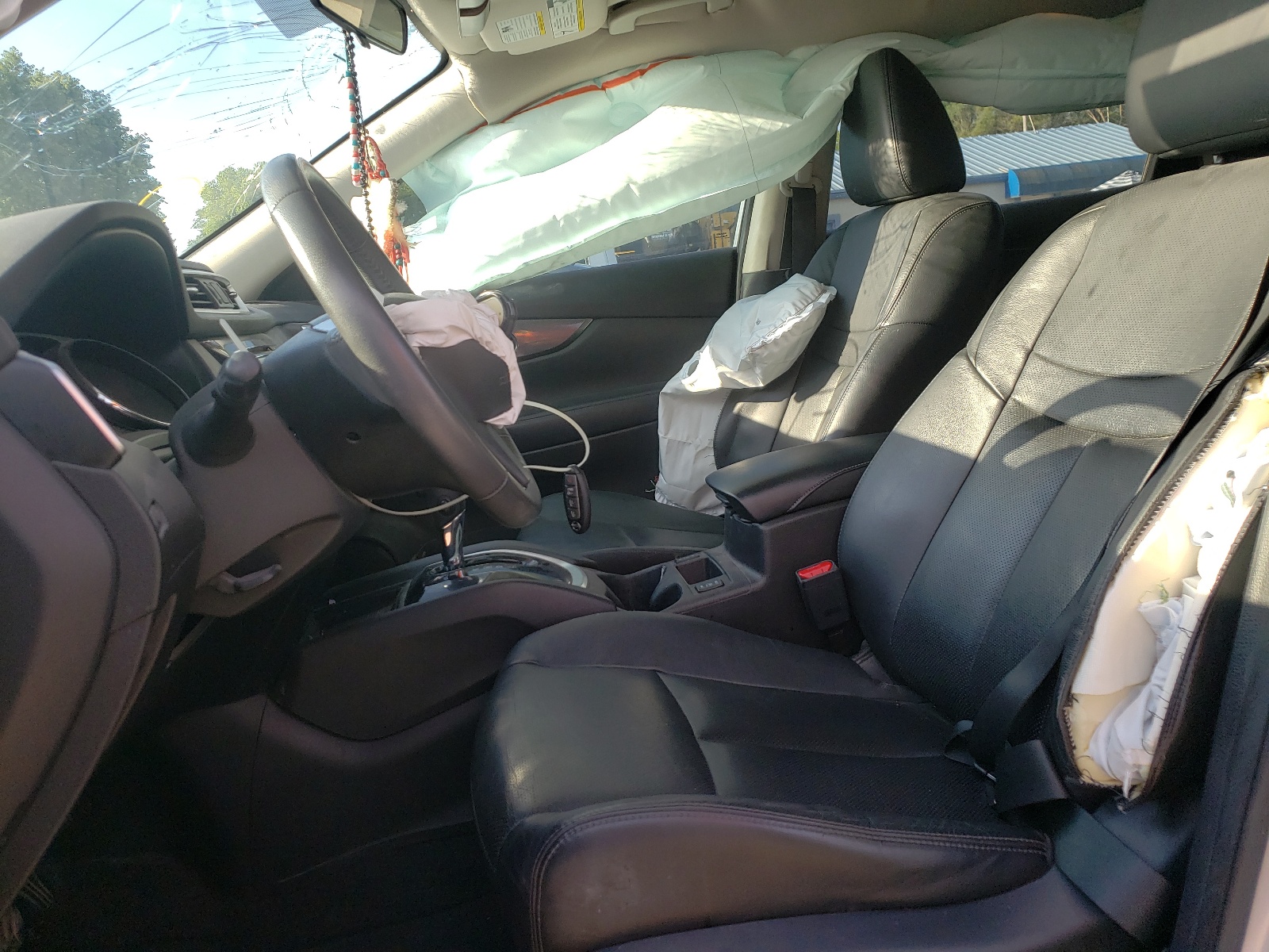 Photo 5 from auction – 2014 NISSAN ROGUE S with VIN 5N1AT2MV9EC867640