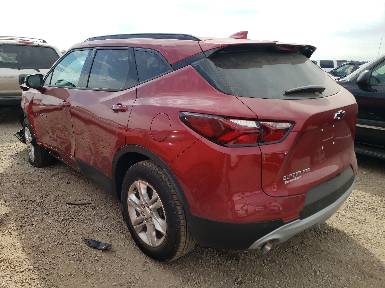 Photo 3 from auction – 2021 CHEVROLET BLAZER 2LT with VIN 3GNKBHR49MS567692