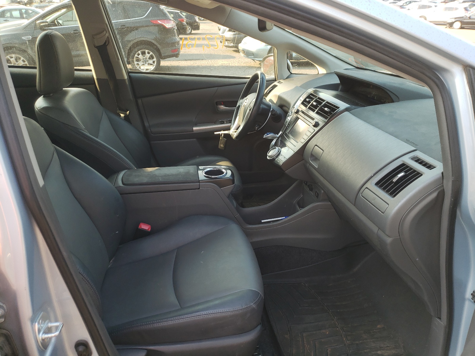Zdjęcie 5 z aukcji – 2014 TOYOTA PRIUS V z VIN JTDZN3EU2E3363069