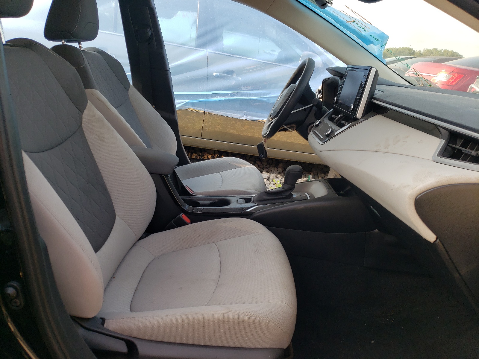 Photo 5 from auction – 2021 TOYOTA COROLLA LE with VIN JTDEPMAE2MJ141252