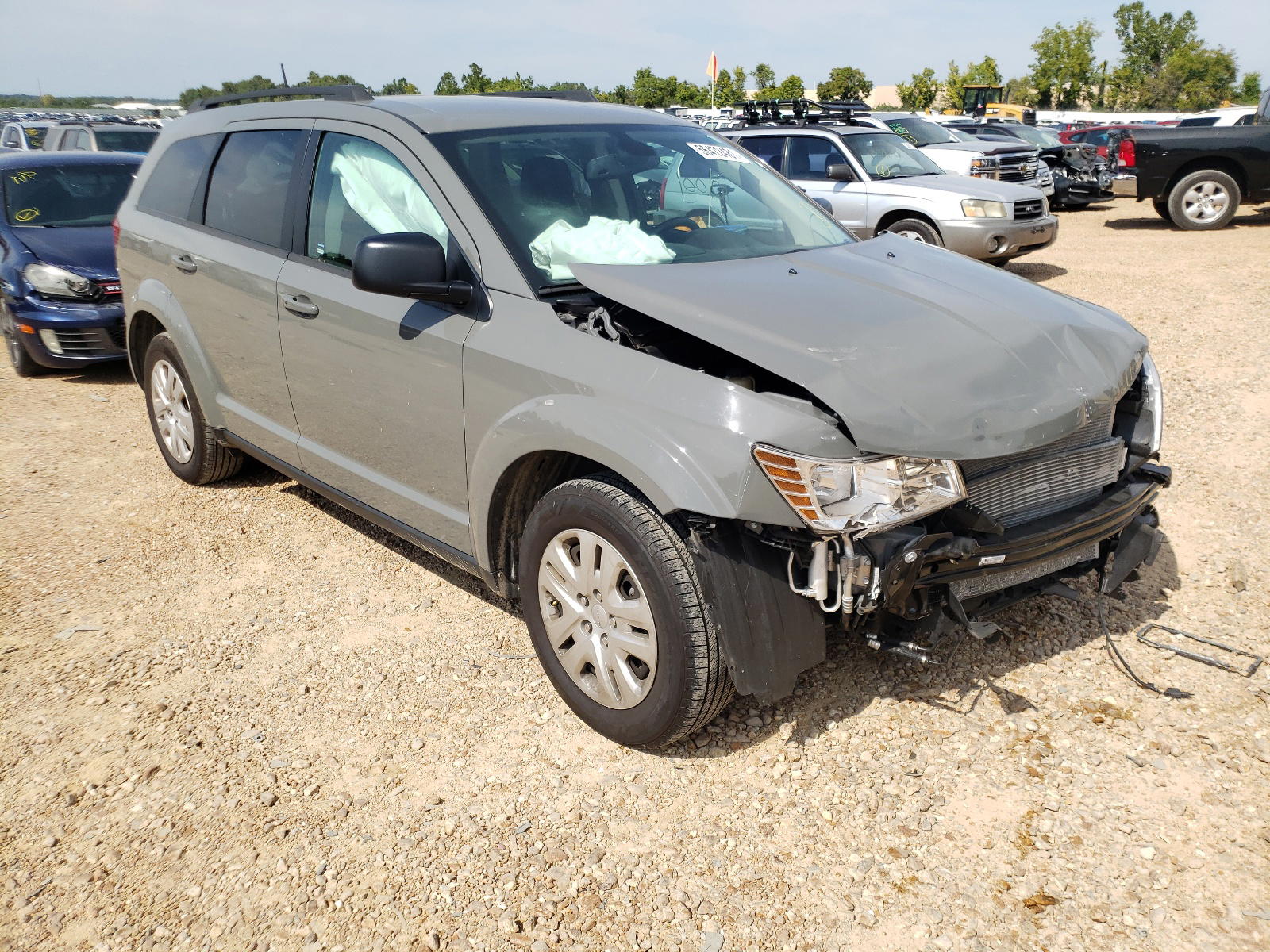 DODGE JOURNEY SE 2019 with VIN 3C4PDCAB9KT873367 - Photo from auction