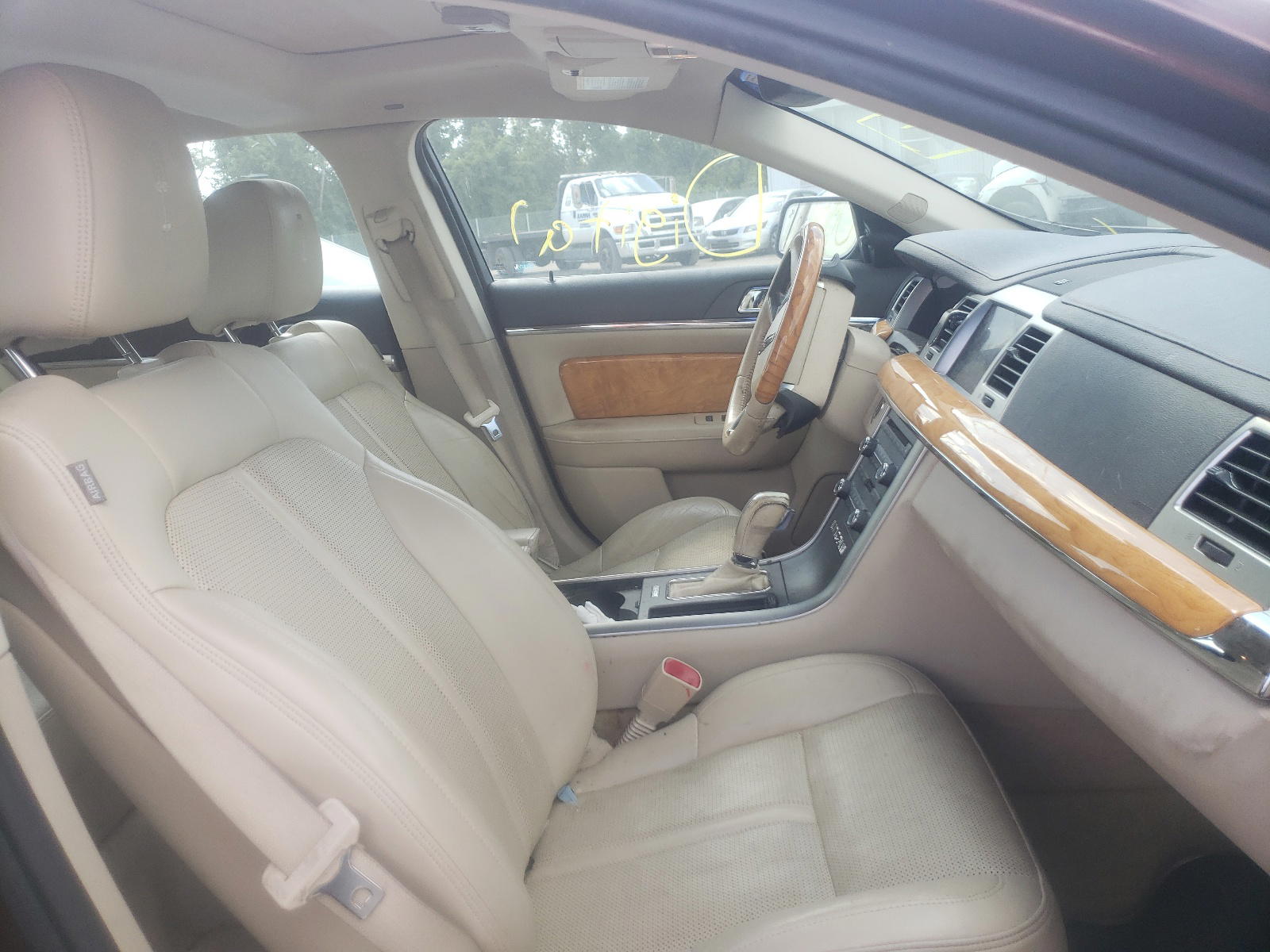 Photo 5 from auction – 2012 LINCOLN MKS with VIN 1LNHL9DR6CG807346