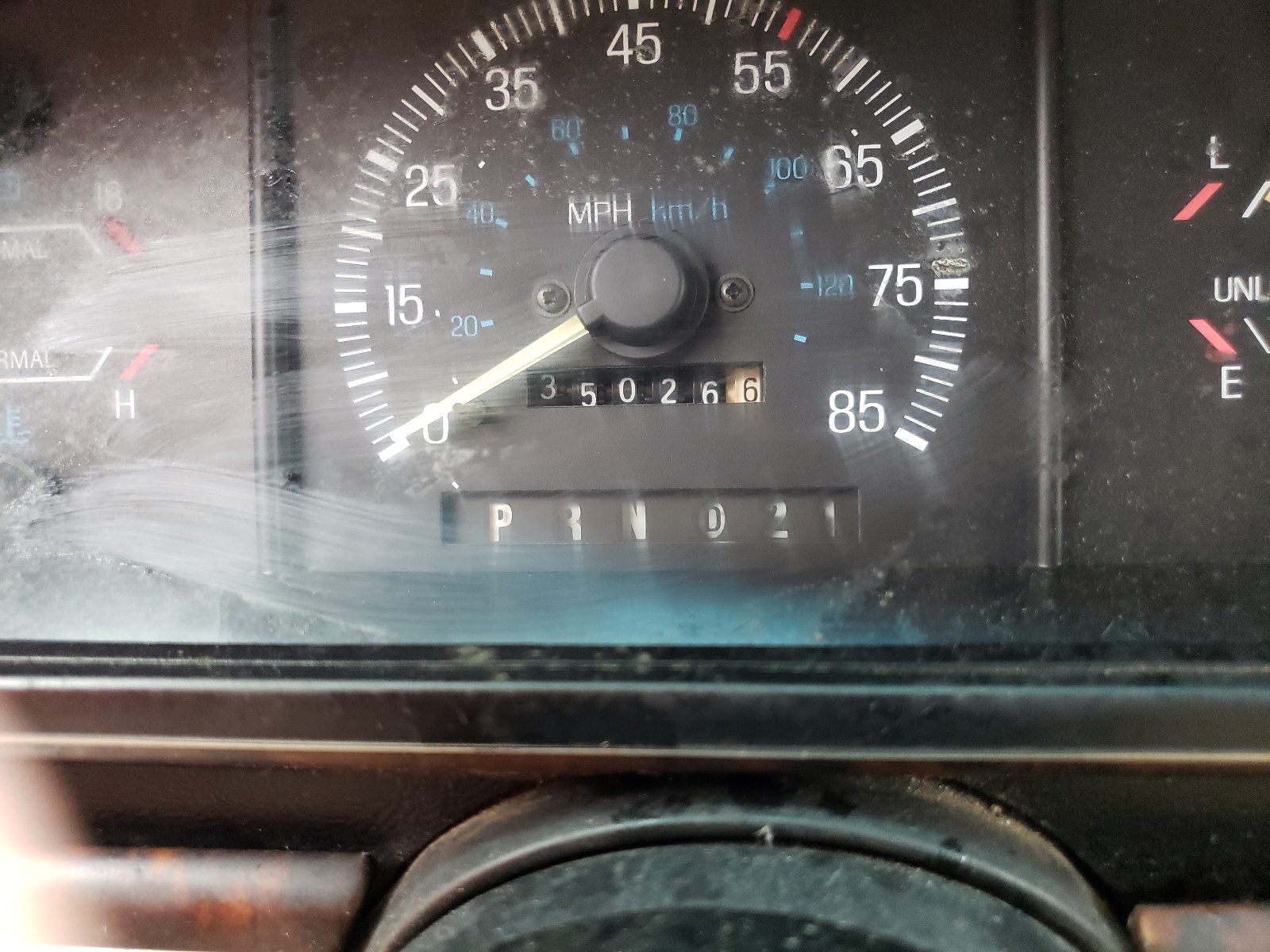Photo 8 from auction – 1990 FORD F250 with VIN 1FTHX25G7LKB52155
