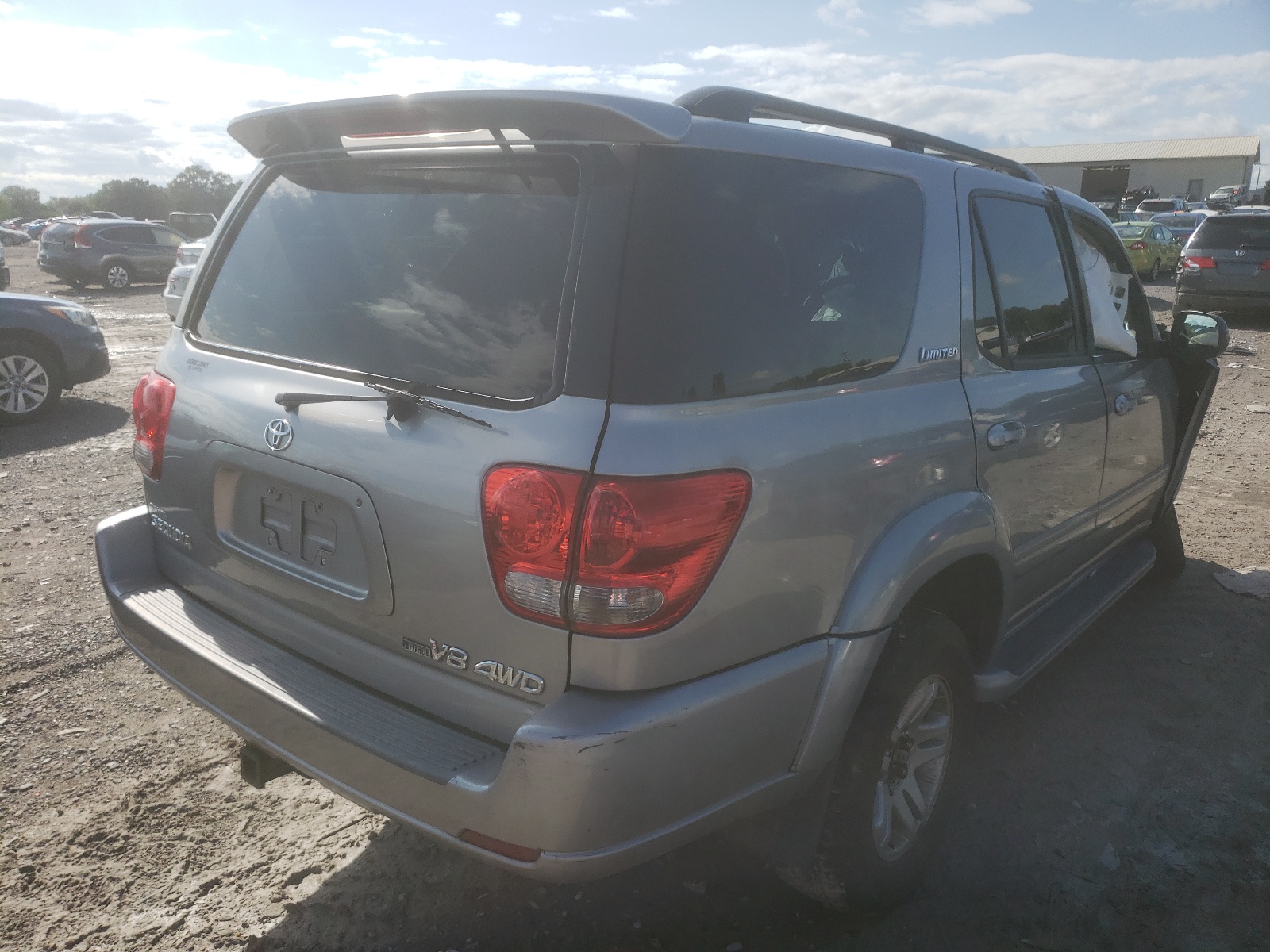 Photo 4 from auction – 2005 TOYOTA SEQUOIA LI with VIN 5TDBT48A45S241326