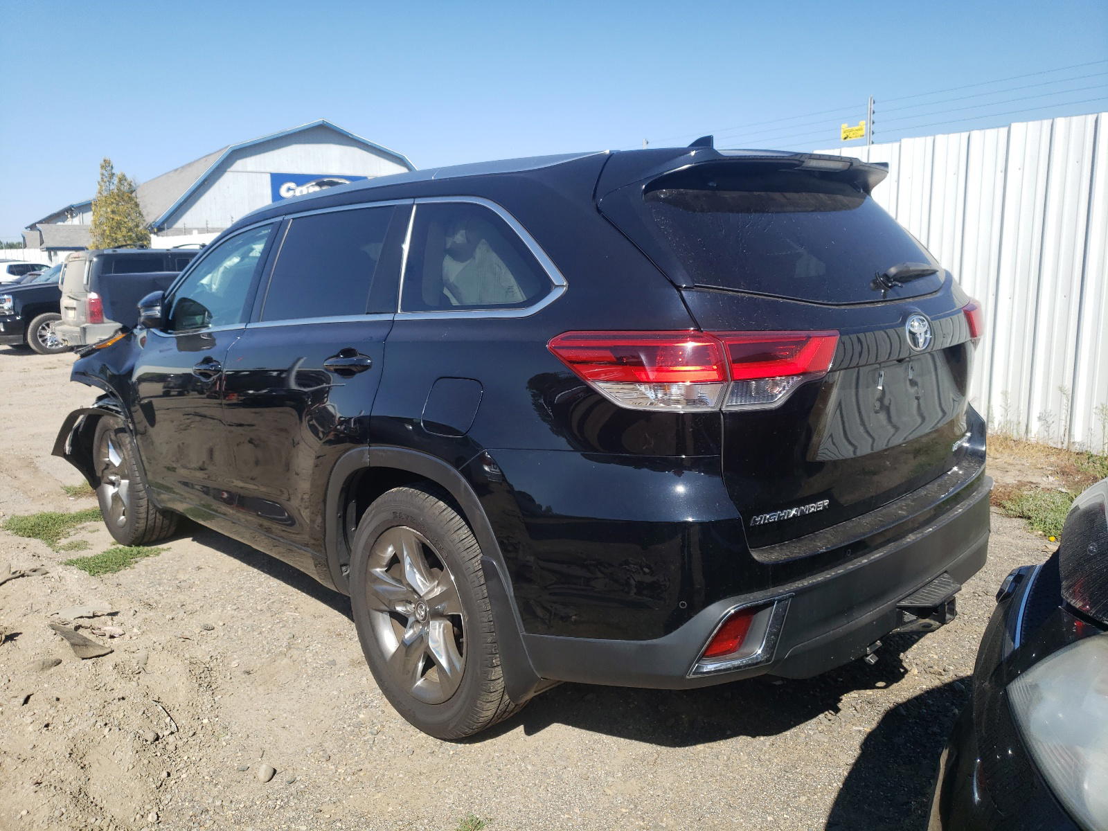 Photo 3 from auction – 2017 TOYOTA HIGHLANDER with VIN 5TDDZRFH2HS387071