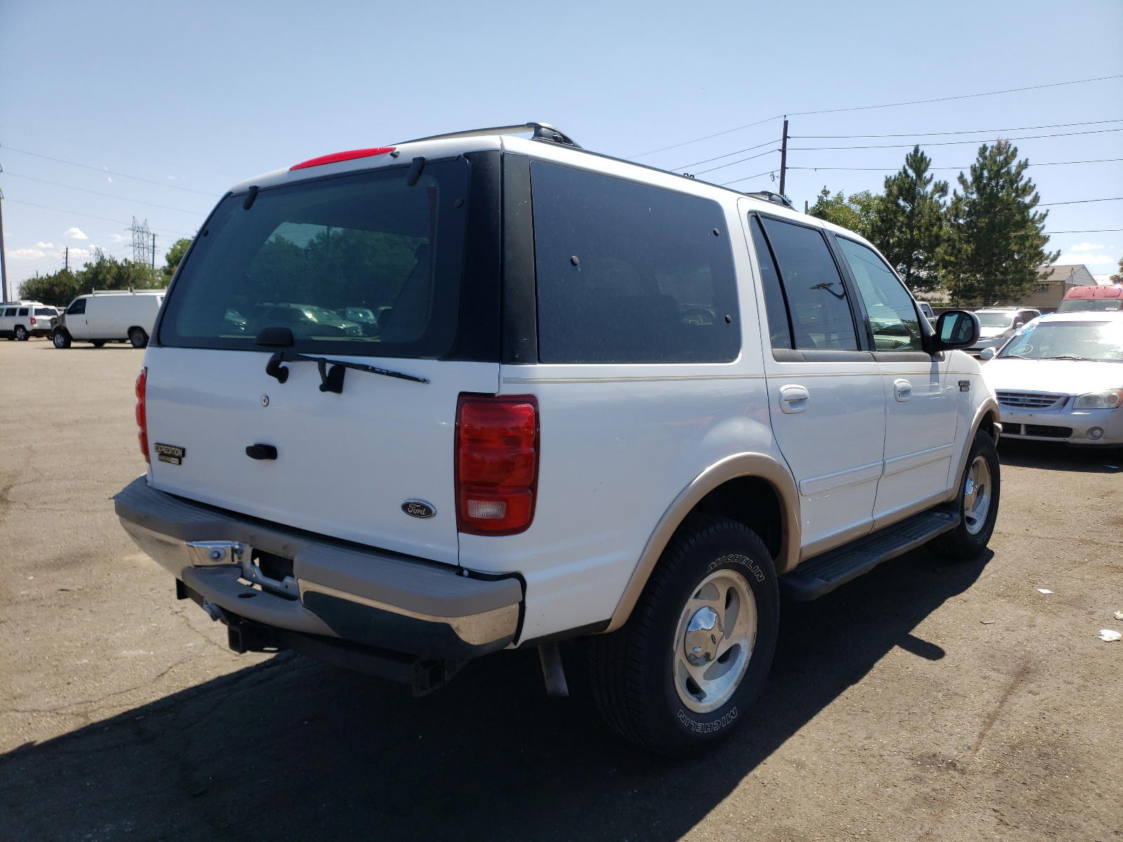 Photo 4 from auction – 1998 FORD EXPEDITION with VIN 1FMPU18L2WLA24083
