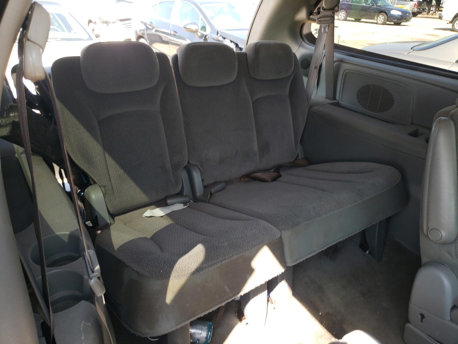 Photo 9 from auction – 2005 DODGE GRAND CARA with VIN 2D4GP44L85R498924