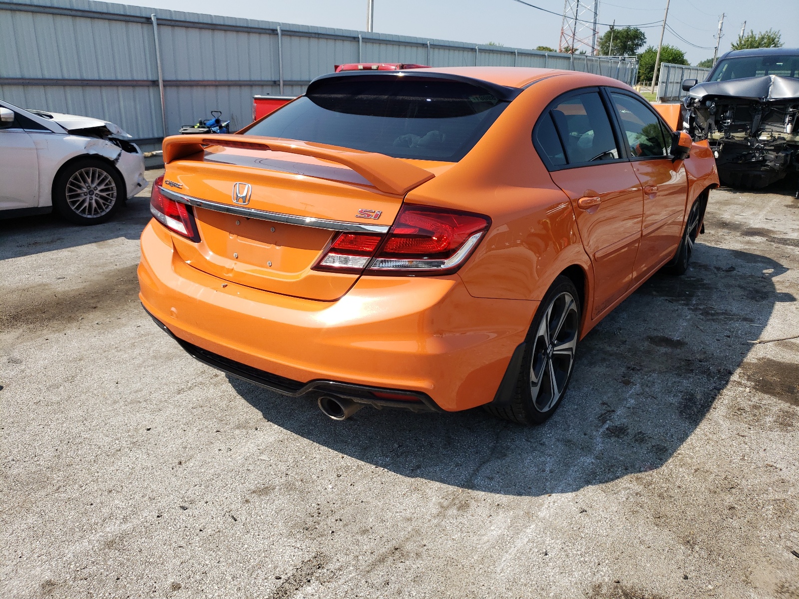 Photo 4 from auction – 2015 HONDA CIVIC SI with VIN 2HGFB6E50FH704197