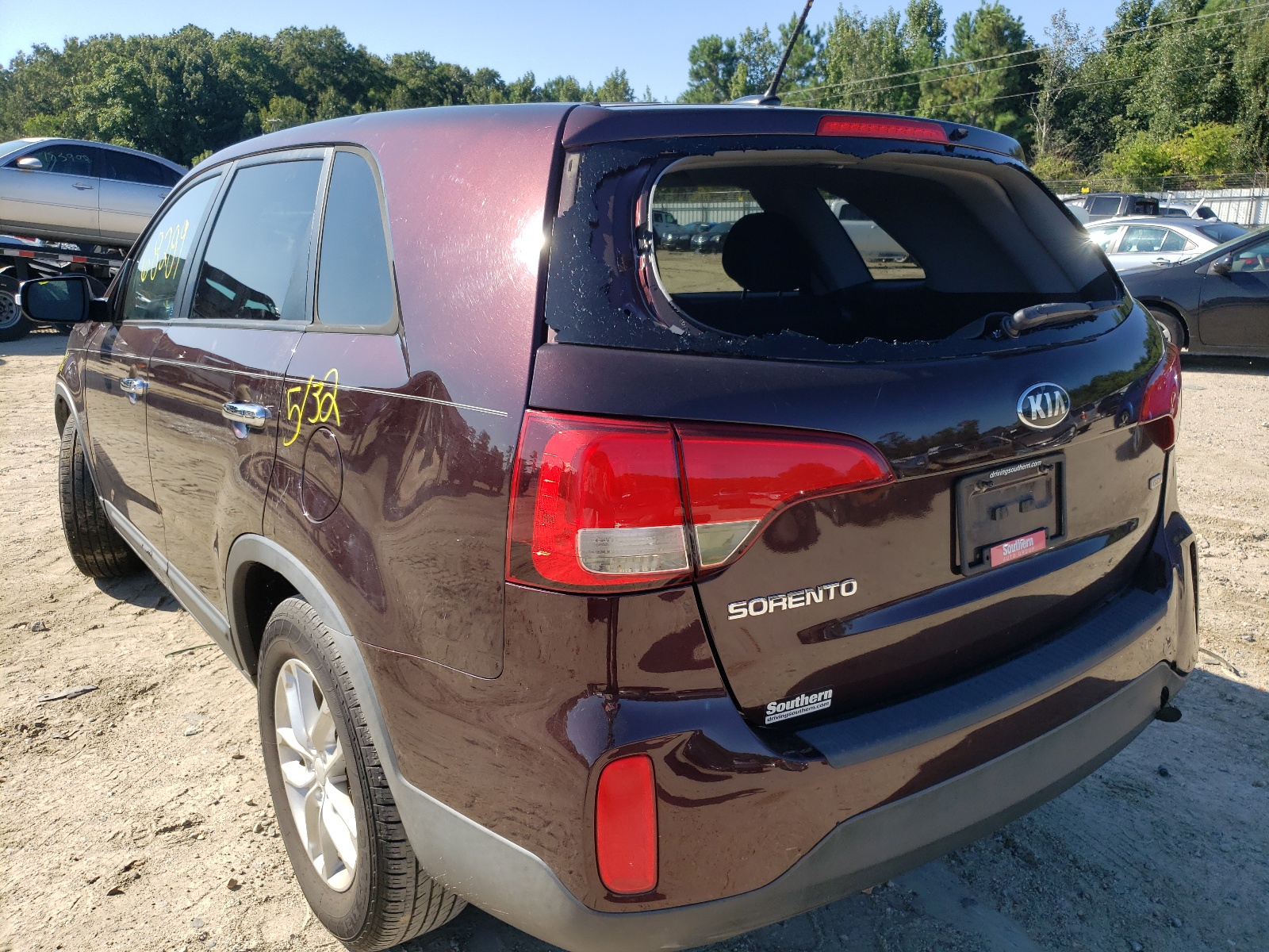 Photo 3 from auction – 2014 KIA SORENTO LX with VIN 5XYKT3A67EG516975