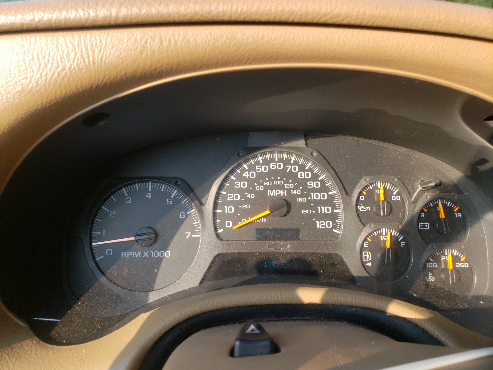 Photo 8 from auction – 2002 CHEVROLET TRAIL BLAZ with VIN 1GNDT13S722335296