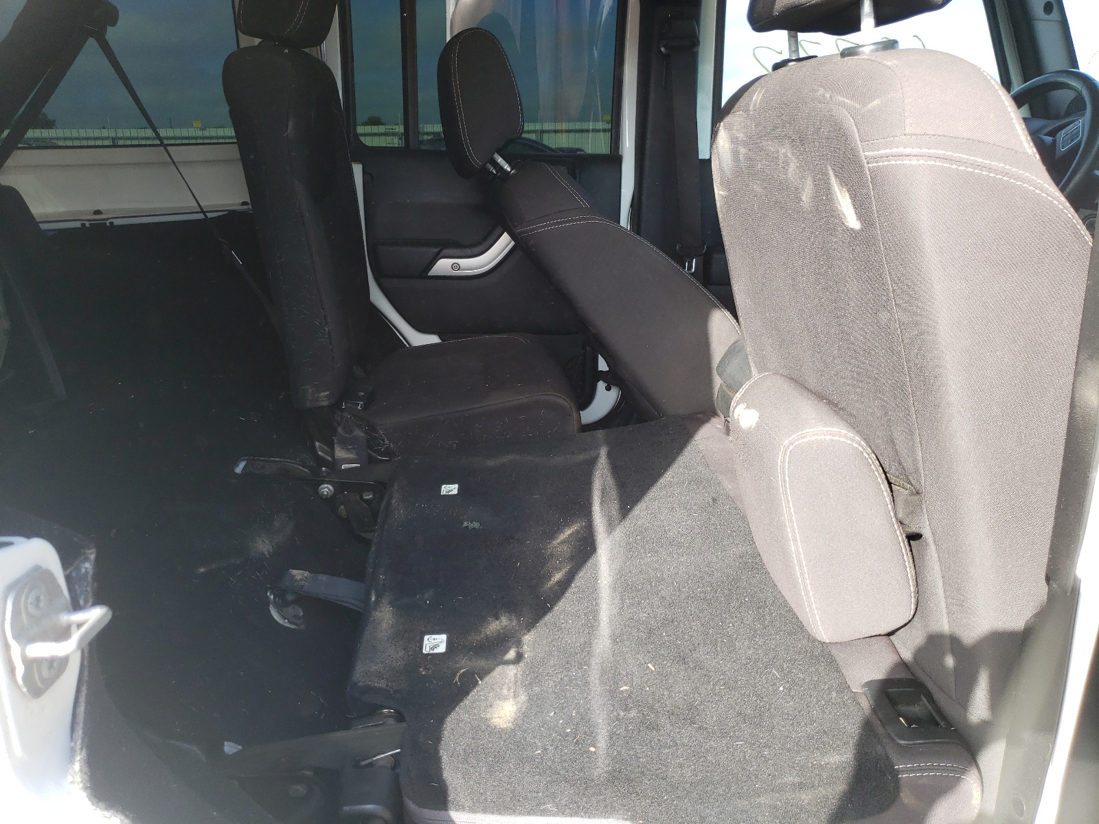 Photo 6 from auction – 2014 JEEP WRANGLER S with VIN 1C4BJWEG0EL274092