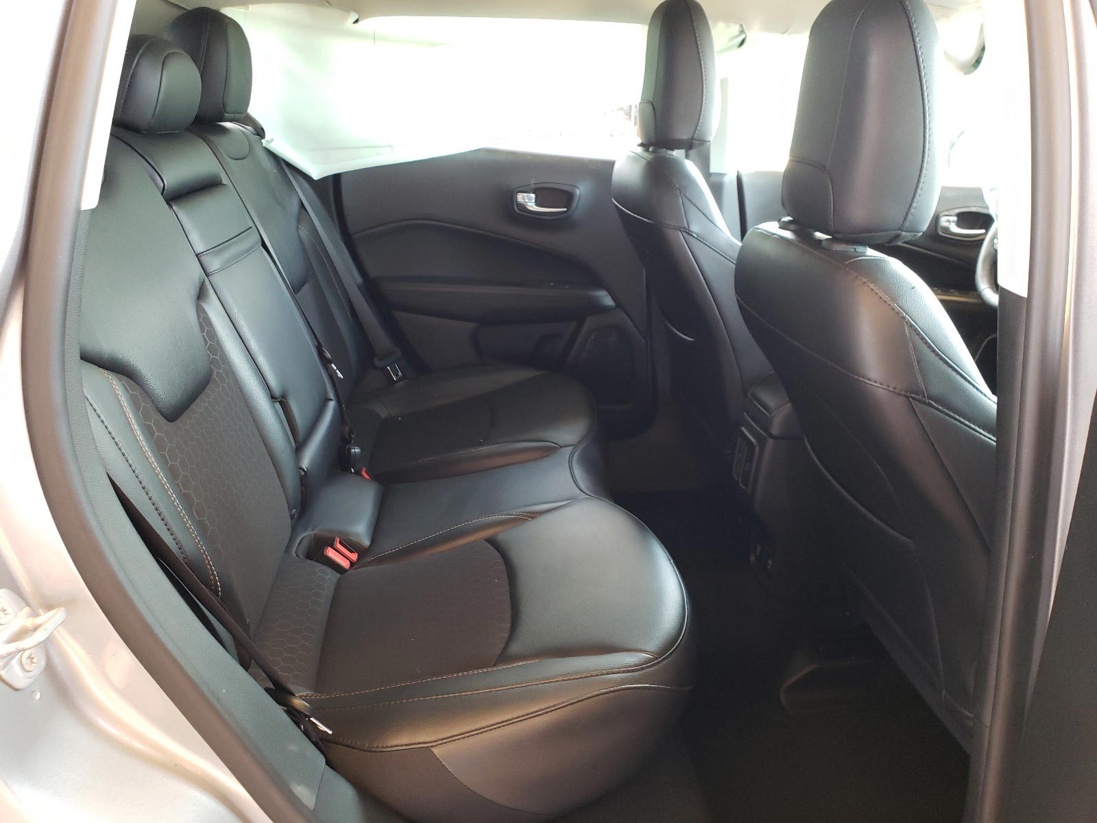Photo 6 from auction – 2019 JEEP COMPASS LA with VIN 3C4NJDBB3KT595733