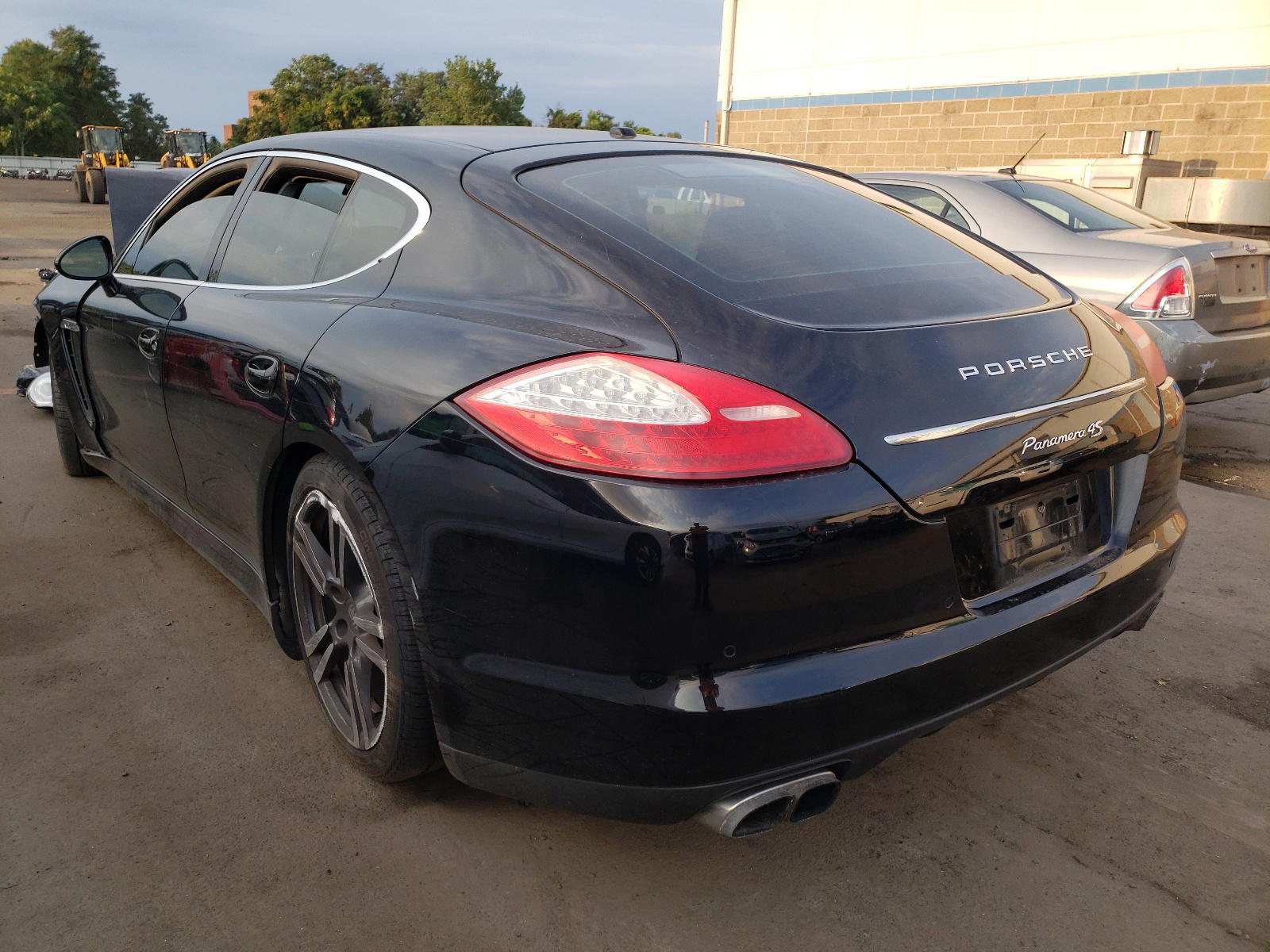 Photo 3 from auction – 2011 PORSCHE PANAMERA S with VIN WP0AB2A76BL060288