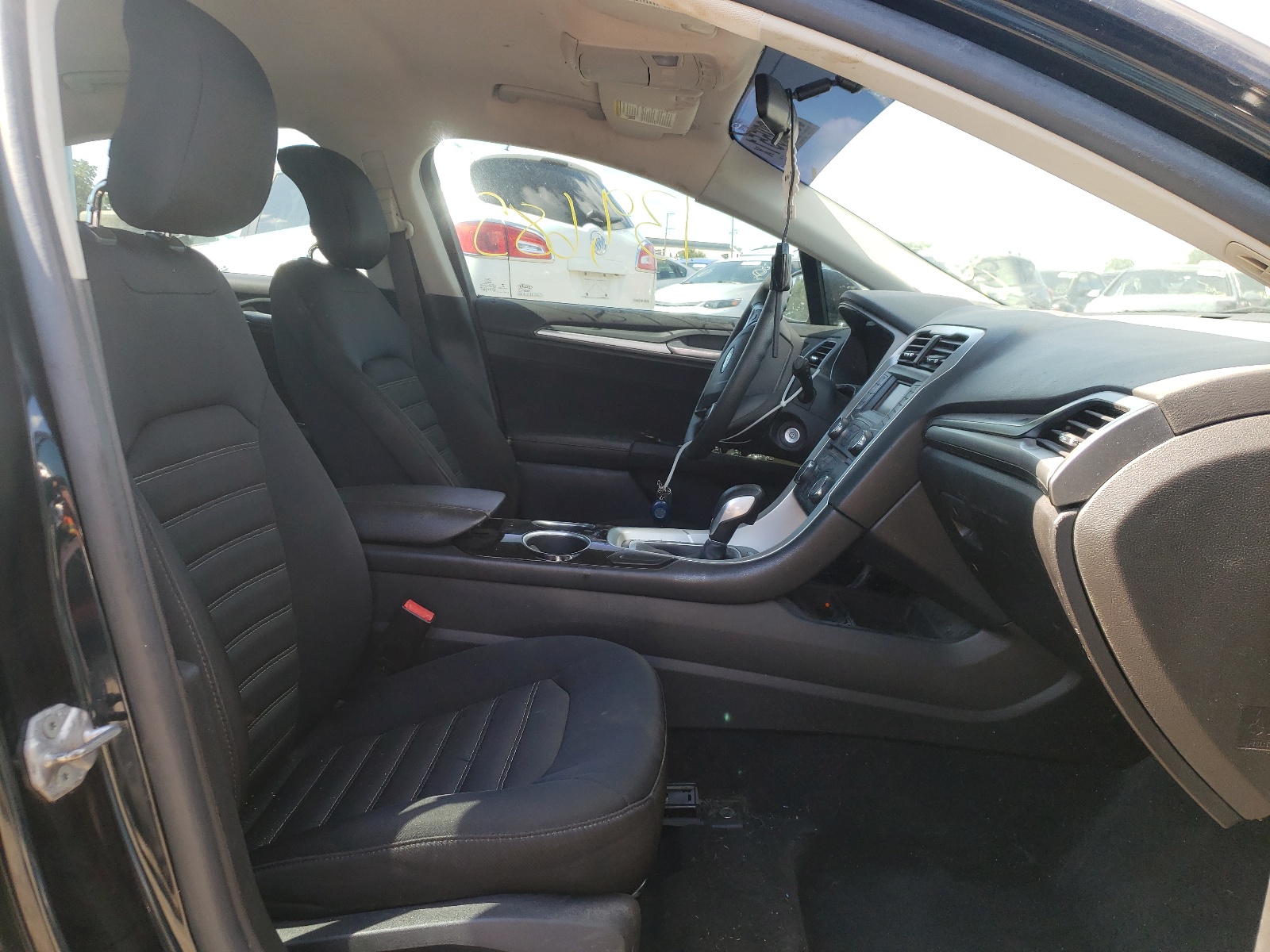 Photo 5 from auction – 2014 FORD FUSION SE with VIN 3FA6P0H75ER135401