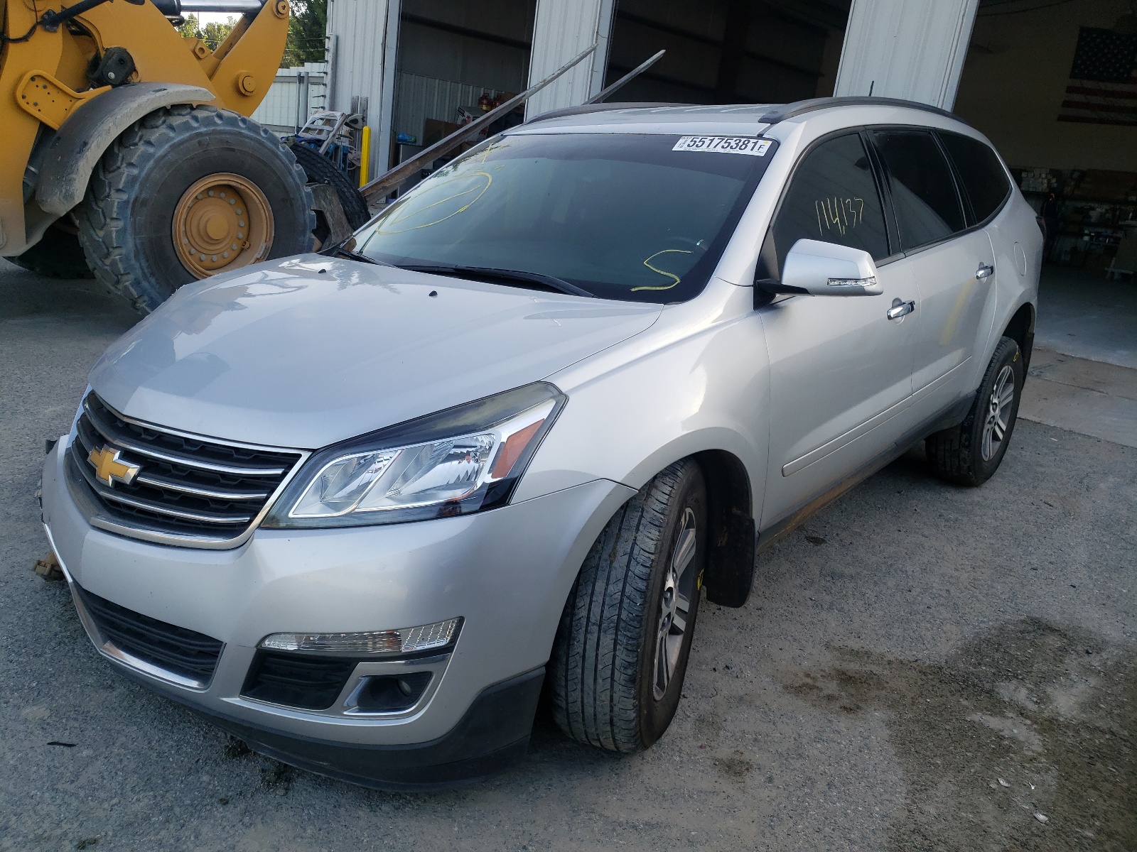 Photo 2 from auction – 2017 CHEVROLET TRAVERSE L with VIN 1GNKRGKD7HJ190688