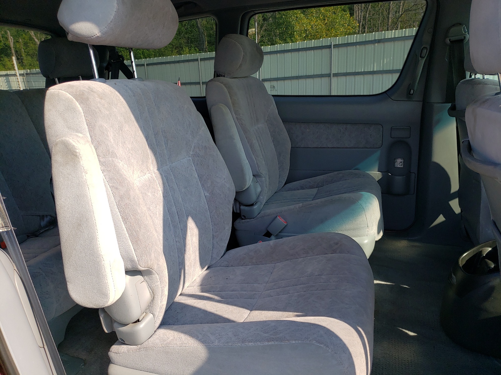 Photo 6 from auction – 2000 TOYOTA SIENNA LE with VIN 4T3ZF13C5YU195554