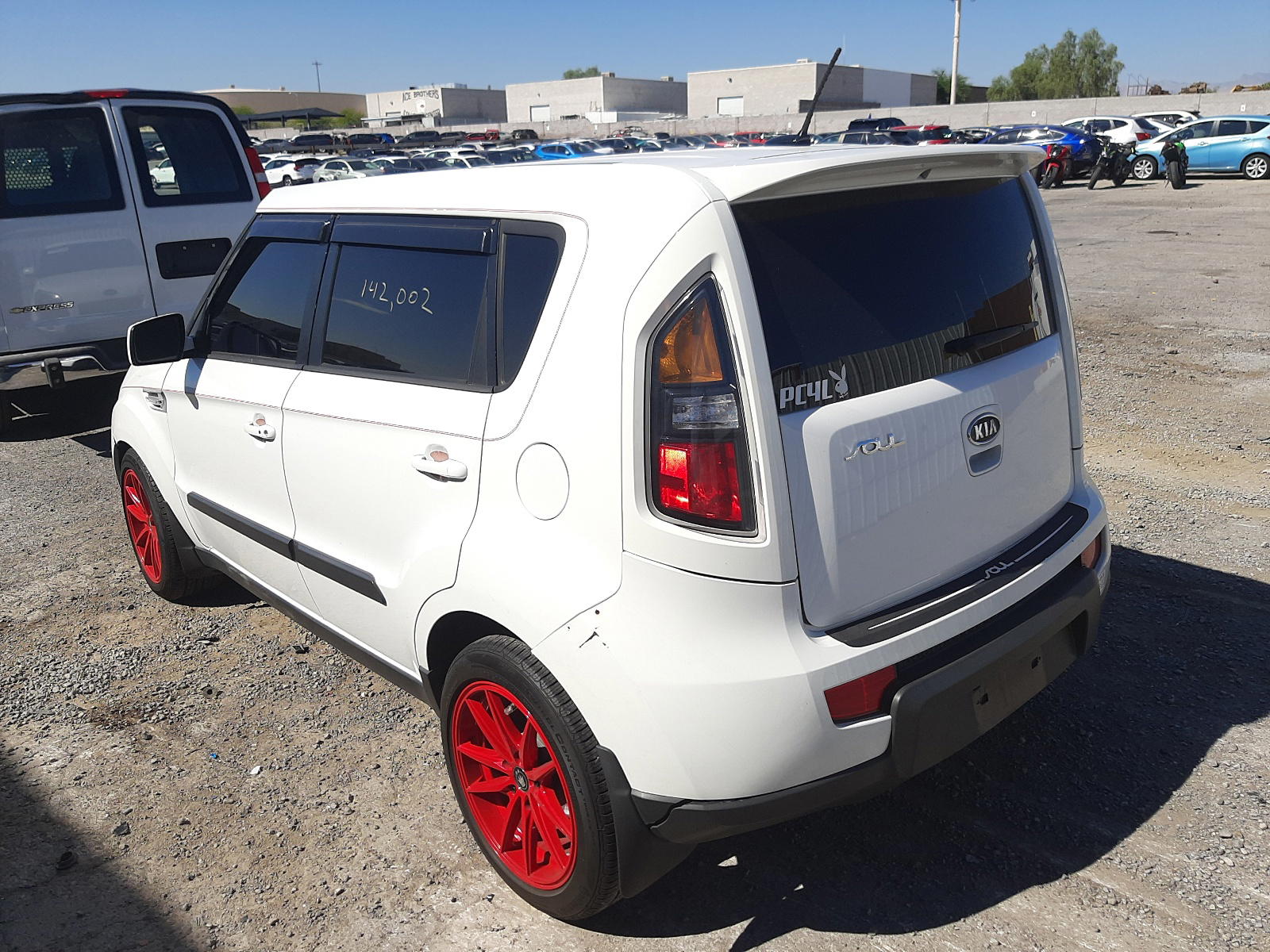 Photo 3 from auction – 2011 KIA SOUL with VIN KNDJT2A22B7281381