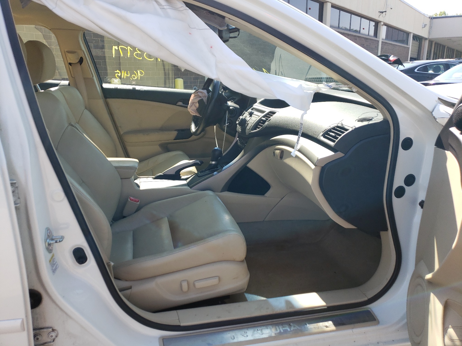 Photo 5 from auction – 2010 ACURA TSX with VIN JH4CU2F60AC032499