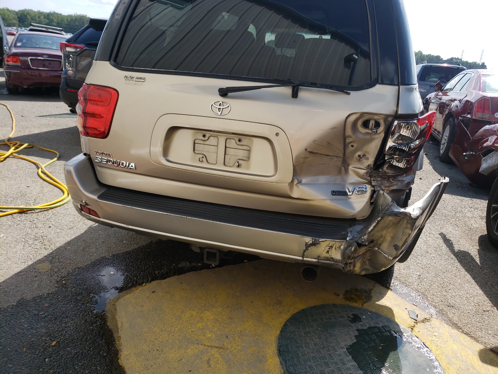 Photo 9 from auction – 2004 TOYOTA SEQUOIA SR with VIN 5TDZT34A44S224152