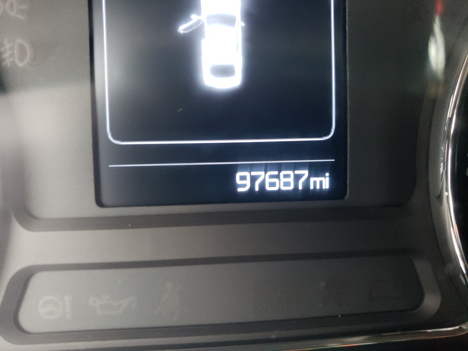Photo 8 from auction – 2018 KIA FORTE LX with VIN 3KPFL4A77JE191901