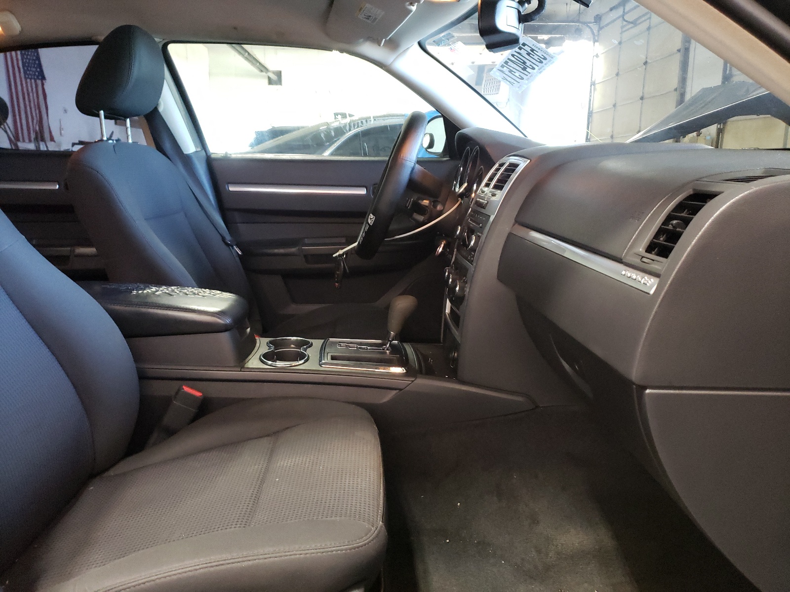 Photo 5 from auction – 2010 DODGE CHARGER with VIN 2B3CK4CV5AH274184