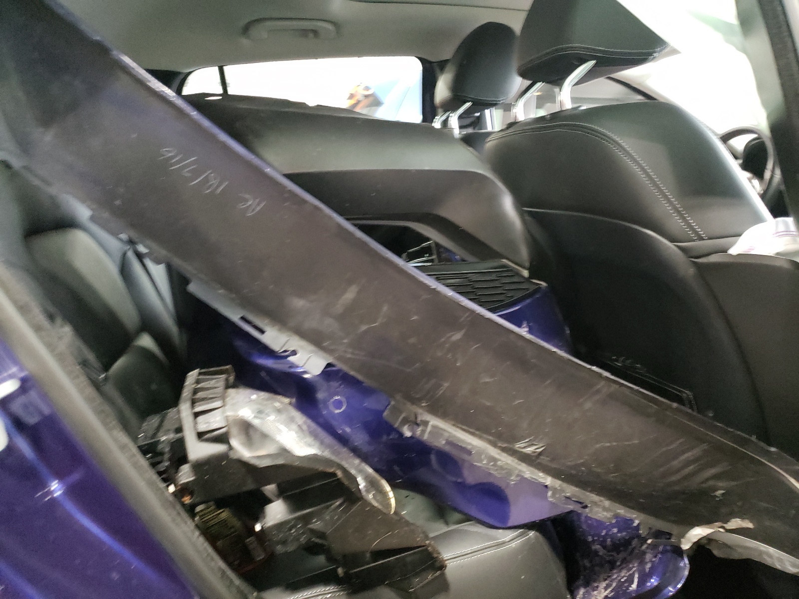 Photo 6 from auction – 2017 INFINITI QX30 BASE with VIN SJKCH5CR8HA019542